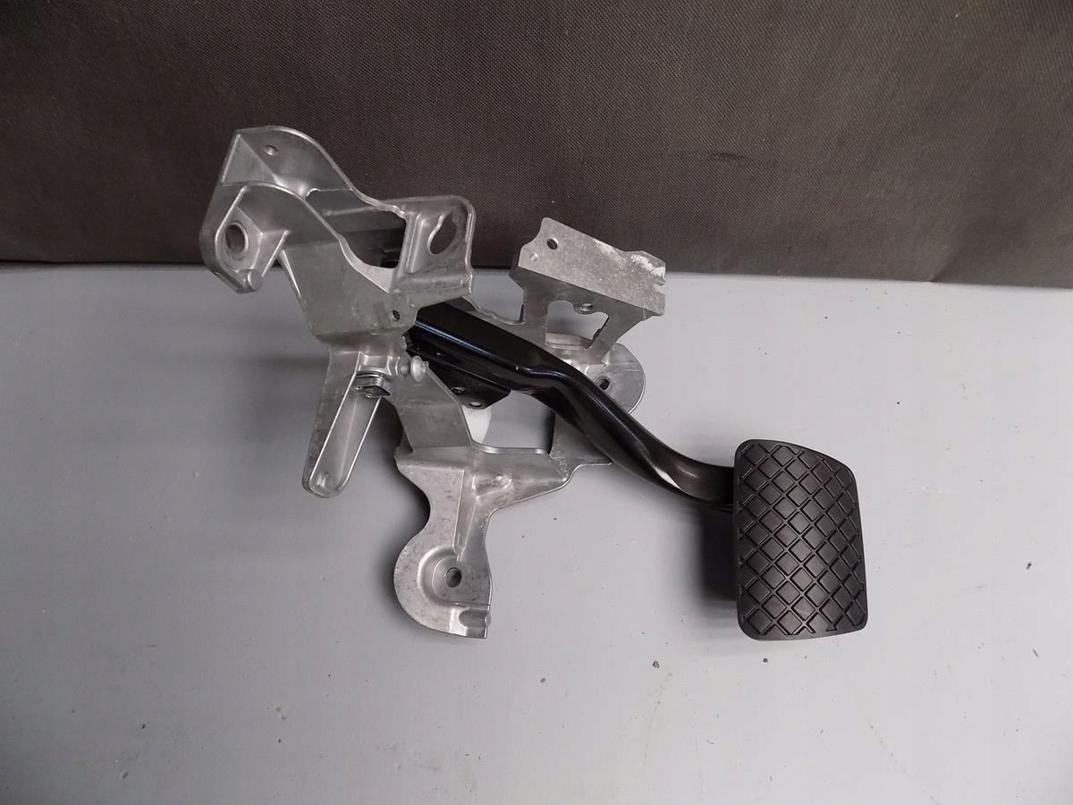 AUDI Q7 4M педаль тормоза 4M1723117B