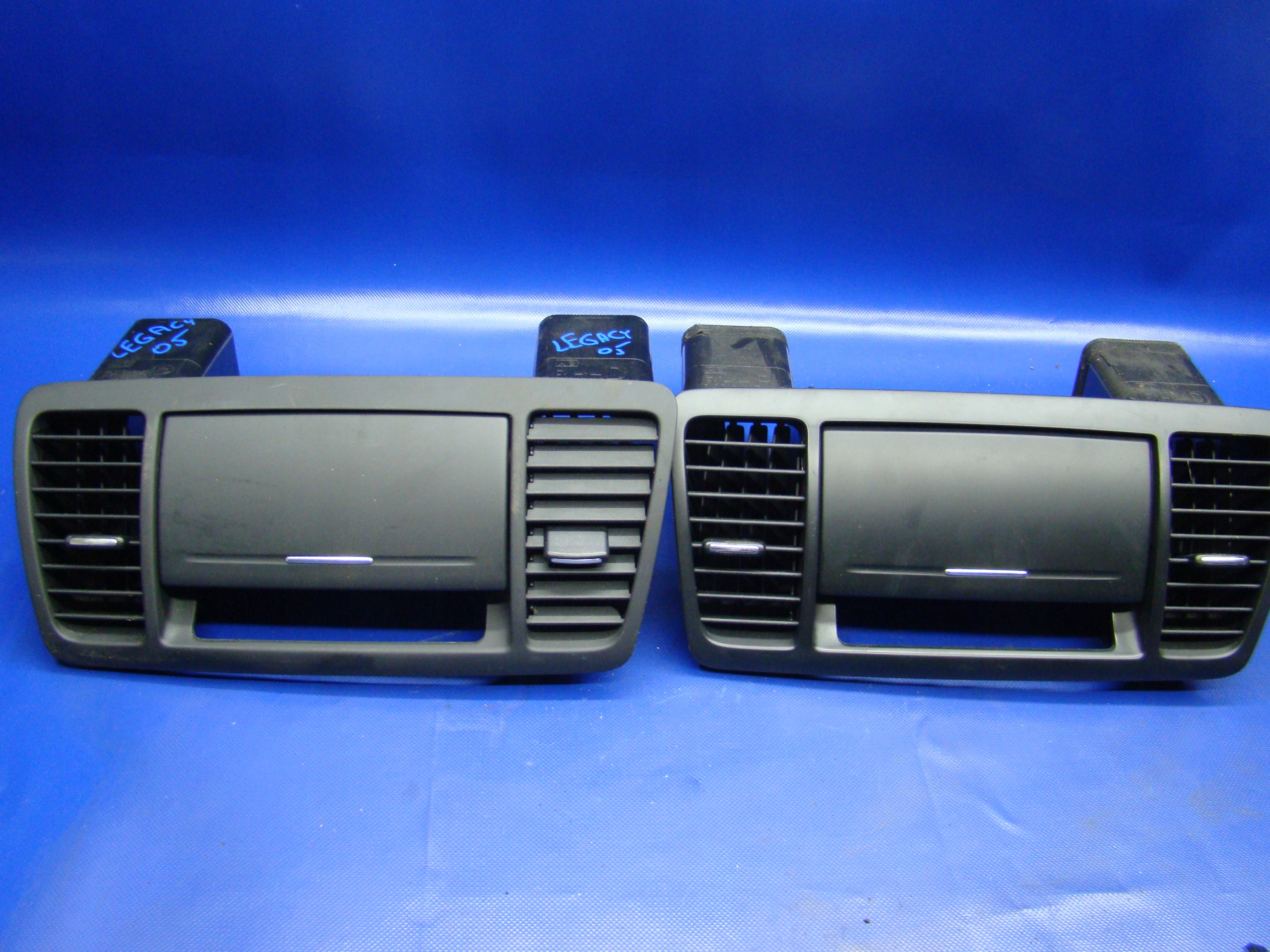 RAMKA SCHOWEK RADIA KONSOLI LEGACY IV OUTBACK III