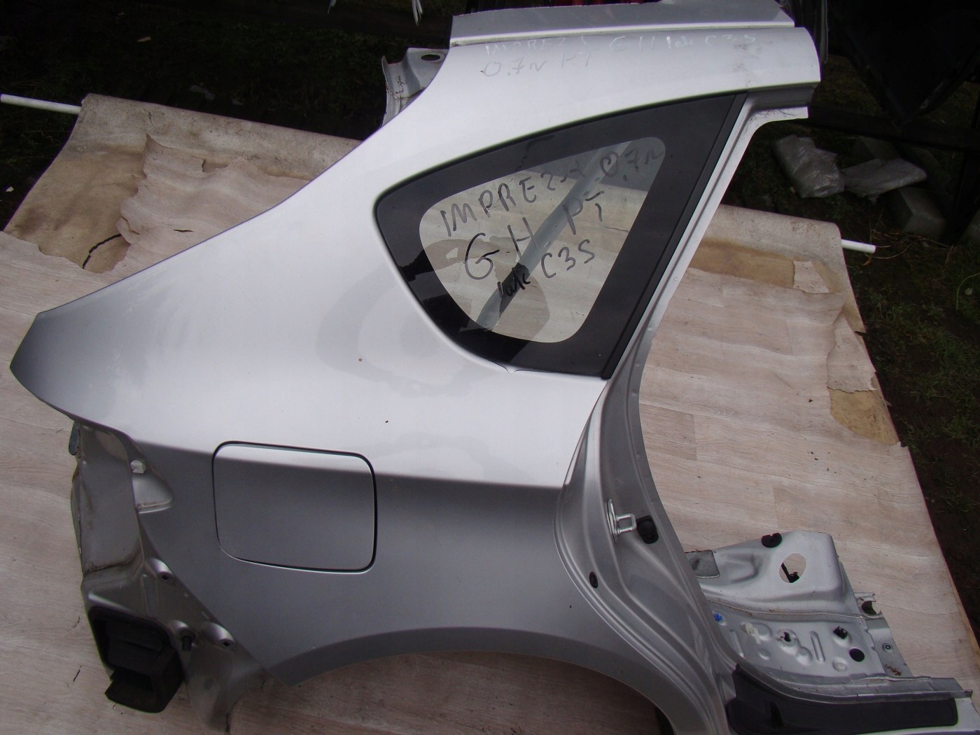 КРИЛО ЦВЯТКО ЗАД. ПРАВИЙ IMPREZA III GH 07-11r