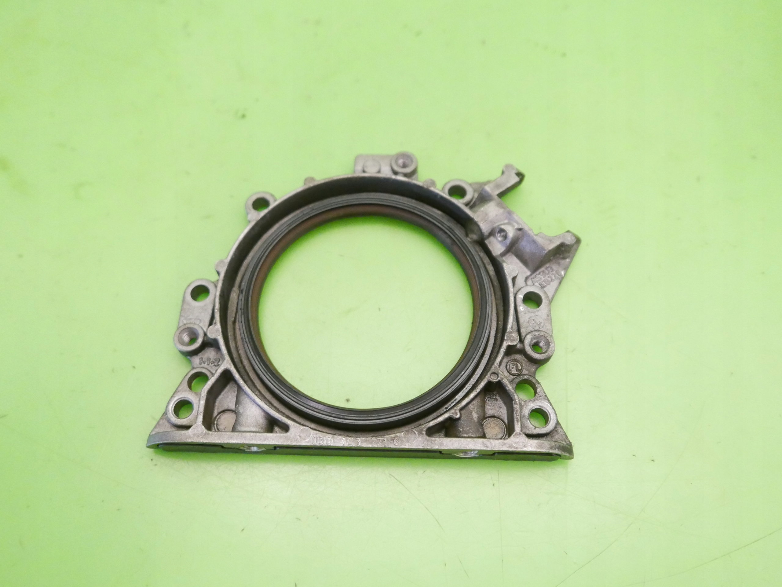 OBUDOWA USZCZELNIACZA WAŁU VW POLO III 6N2 1.4 8V