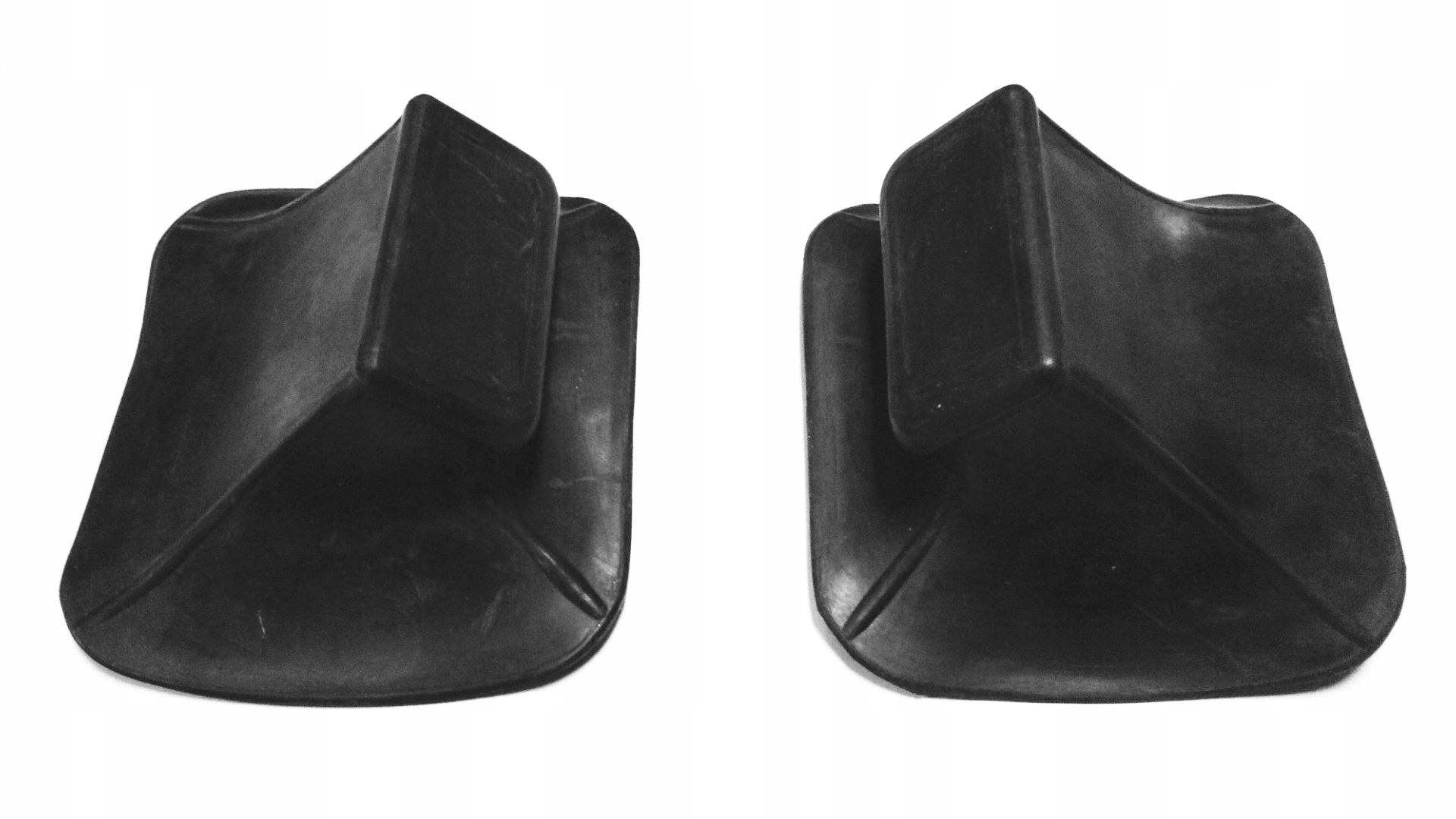 PRZELOTKI UCHWYT ZDERZAK TYL MERCEDES PONTON