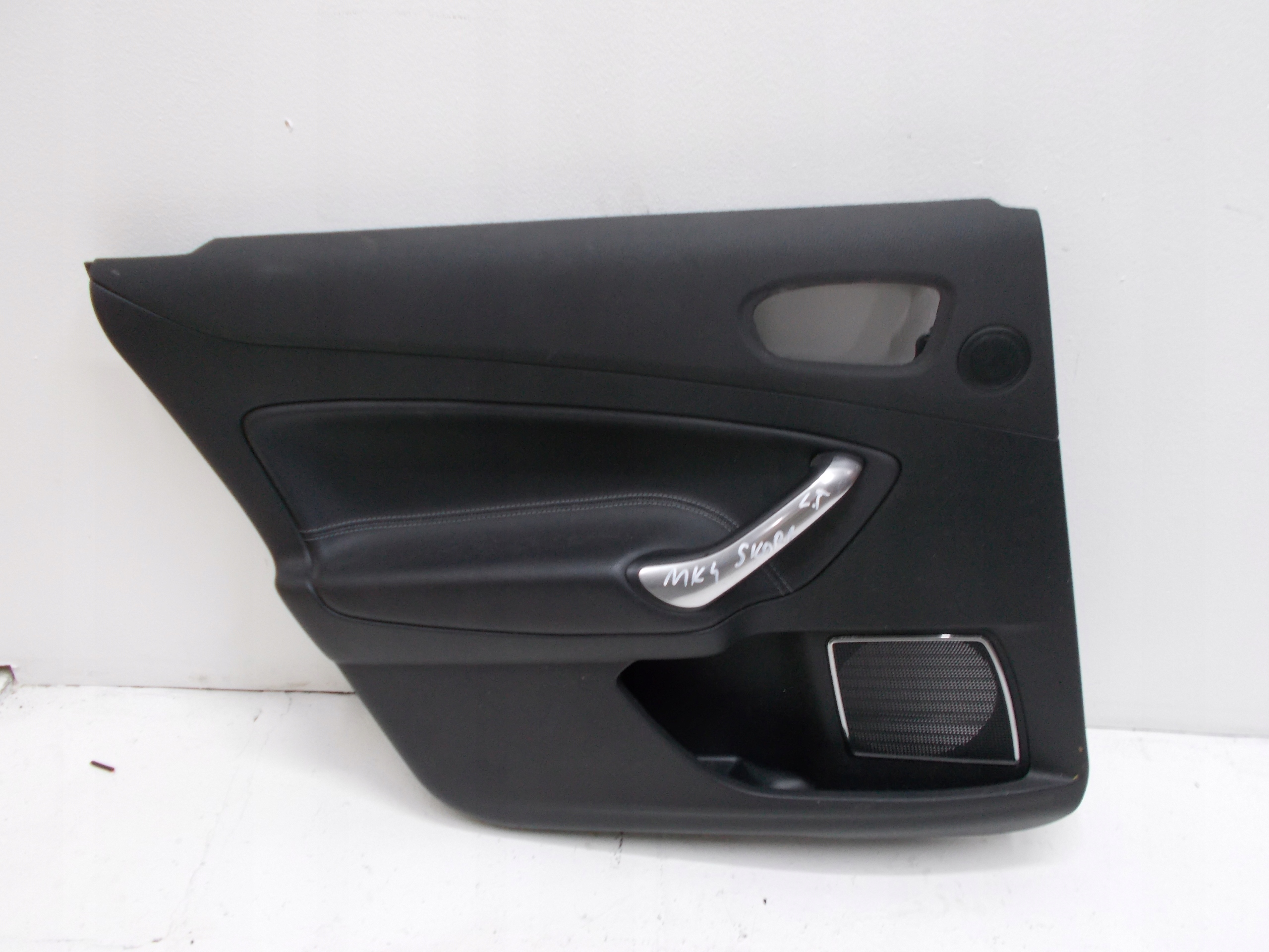 FORD MONDEO MK4 УНИВЕРСАЛ ОБИВКА КОЖА ЛЕВЫЙ ЗАДНИЙ 07-