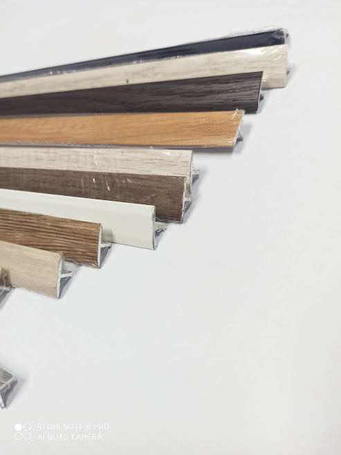 KOLORY DREWNOPODOBNE PROFIL FUGOWY LISTWA T 18MM 250CM Stan opakowania oryginalne