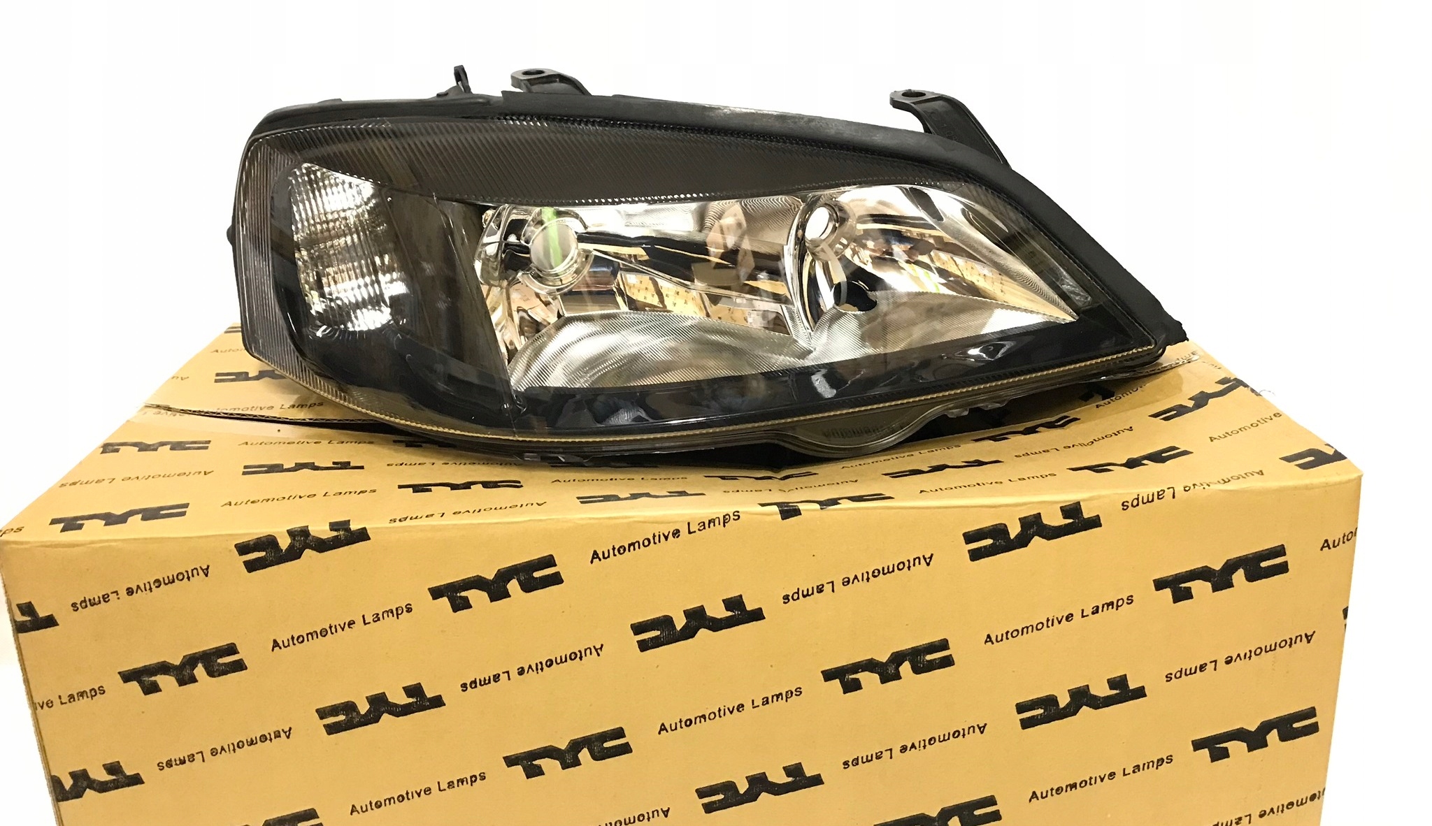 TYC 20-5487-18-2 Фара