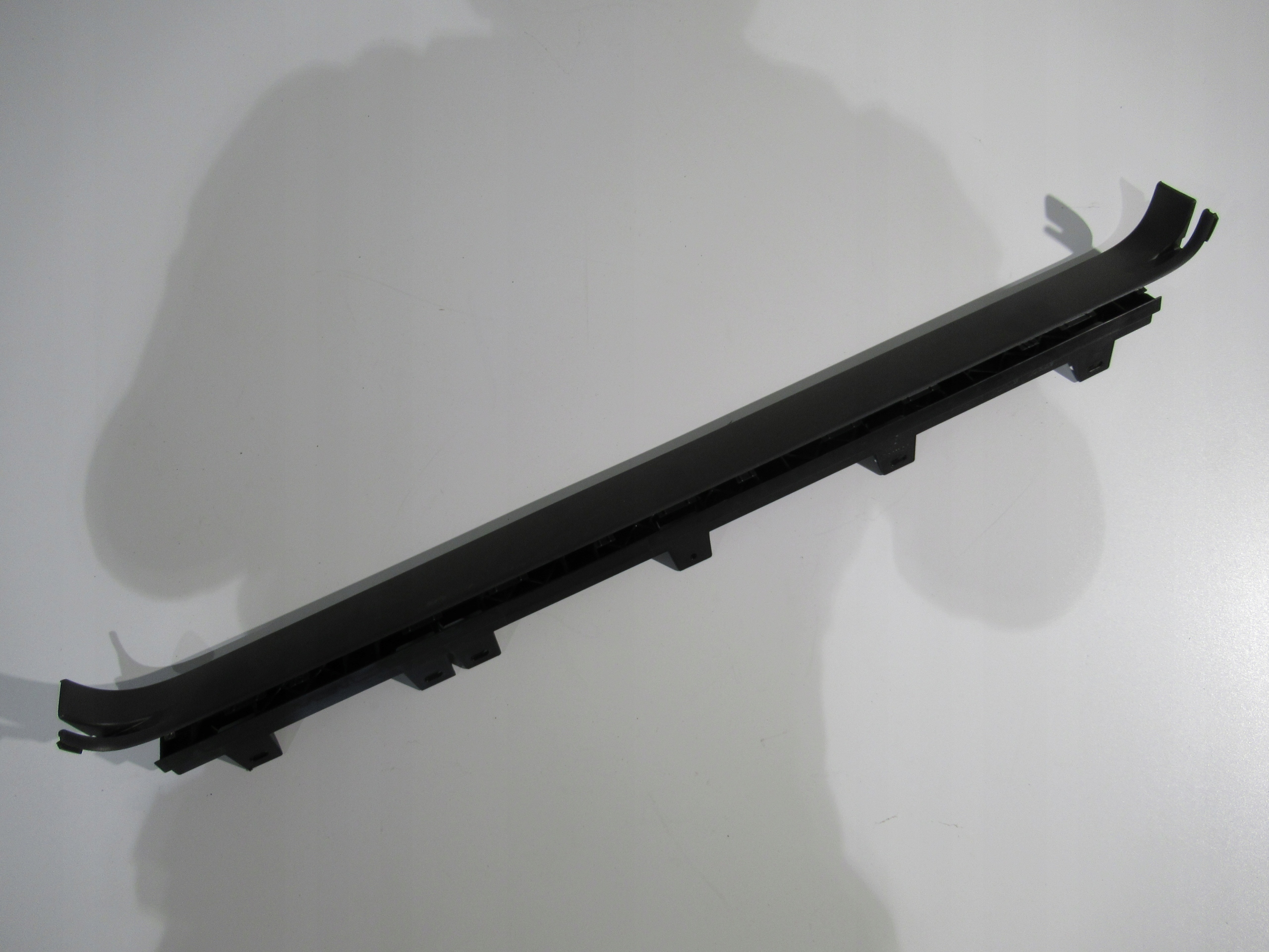 LISTWA TAPICERKI LEWY TYŁ VW T5 7E8861395A