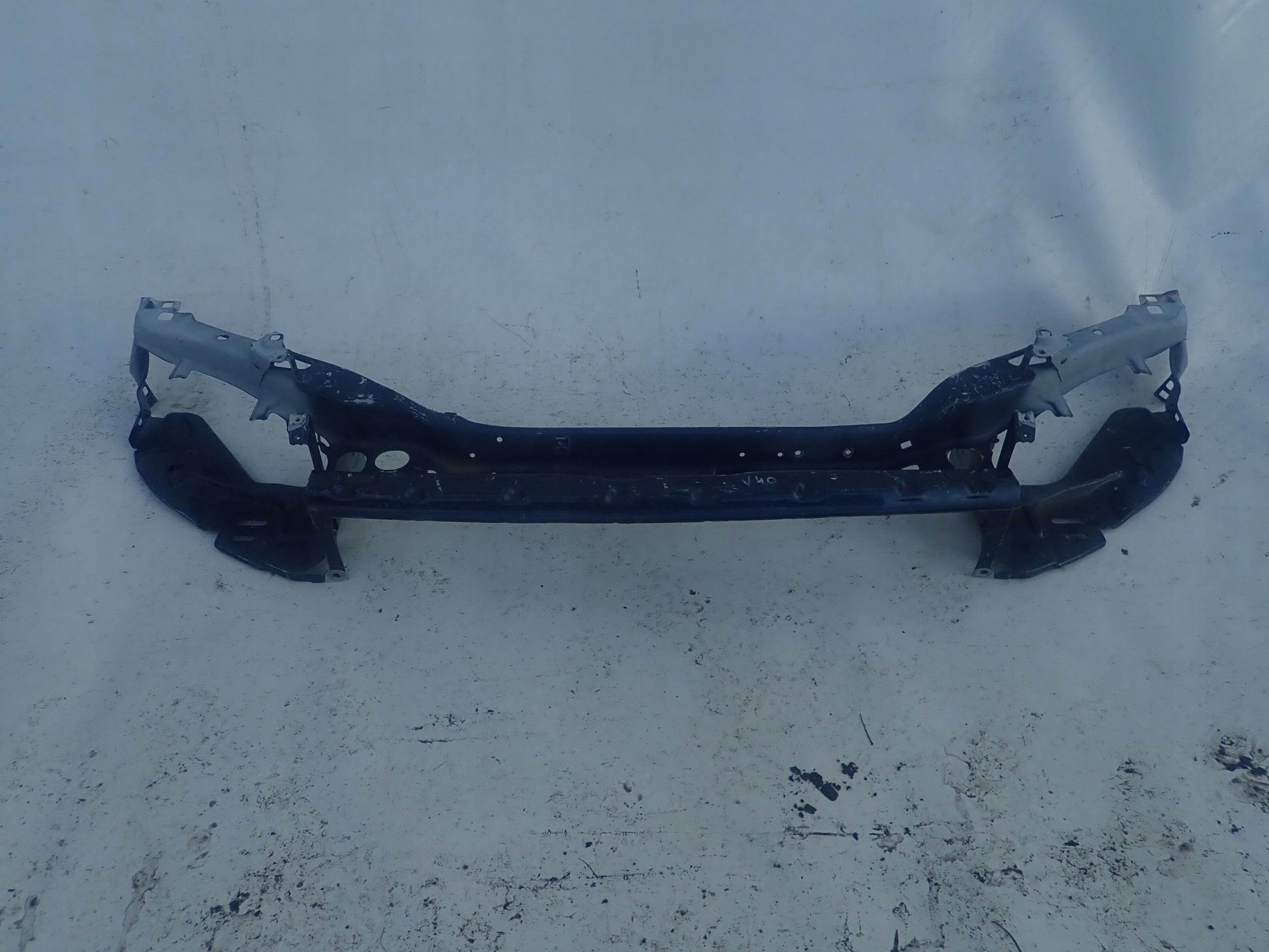 VOLVO V50 S40 II 2 04-12 support panel for radiators pillar
