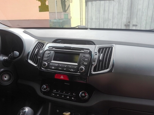 KIA SPORTAGE 2010 + ОБЛИЦОВКА ПАНЕЛИ КАБИНЫ