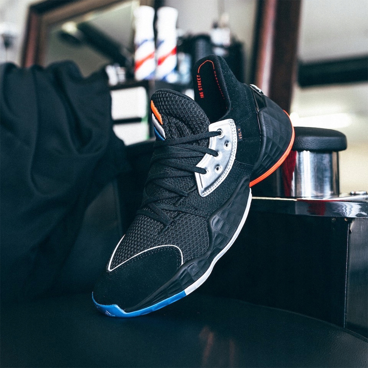 ADIDAS HARDEN VOL.4 LIGHTSTRIKE Model HARDEN VOL.4 BARBERSHOP LIGHTSTRIKE