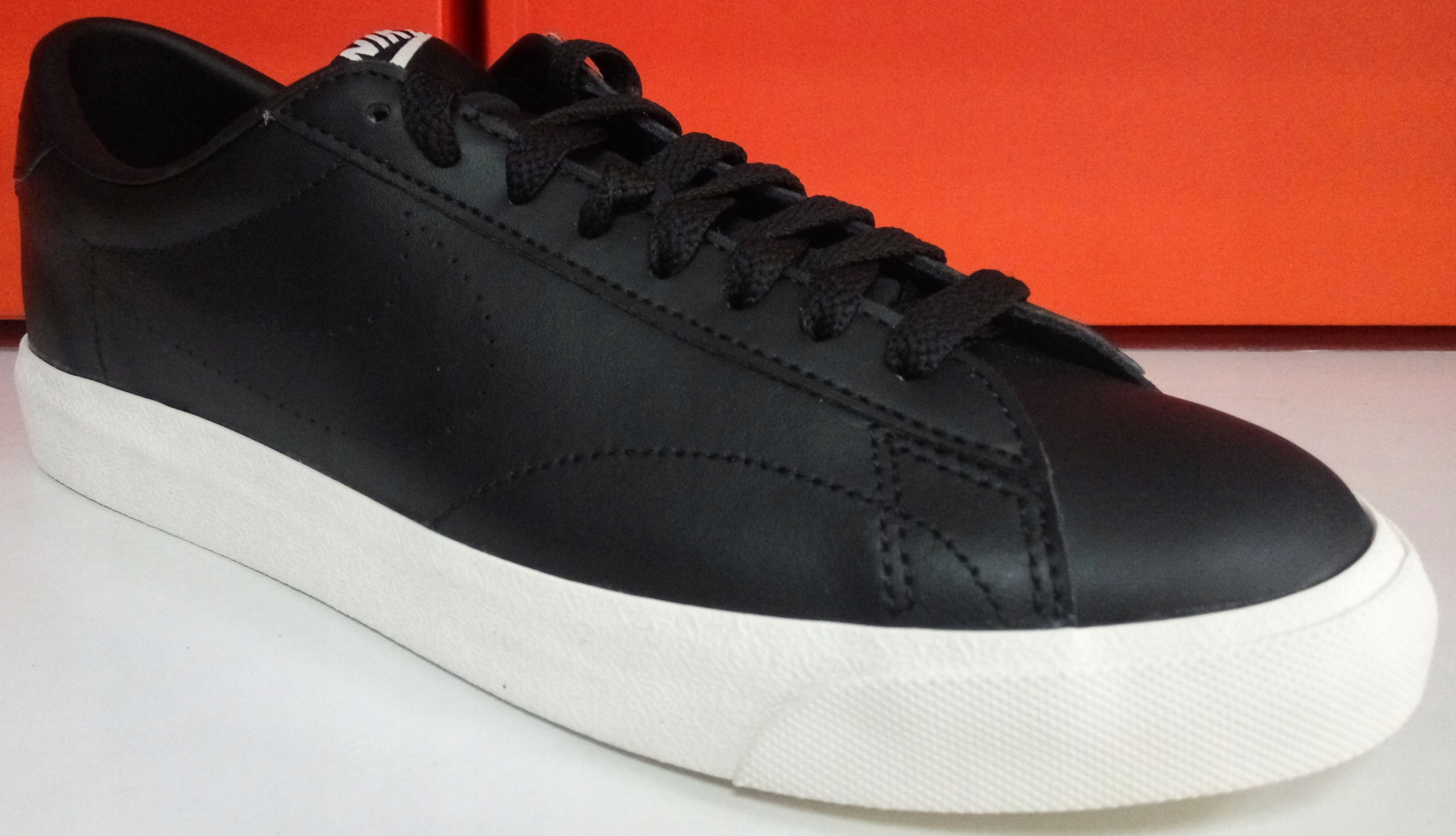 buty NIKE TENNIS CLASSIC AC LEATHER 042 r. 44 SB Oryginalne opakowanie producenta pudełko
