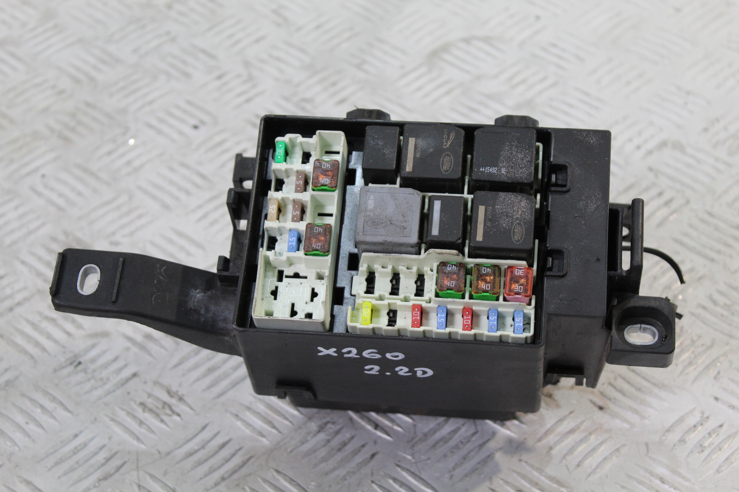 MODULE FUSIBLES BOÎTE JAGUAR XF II X260