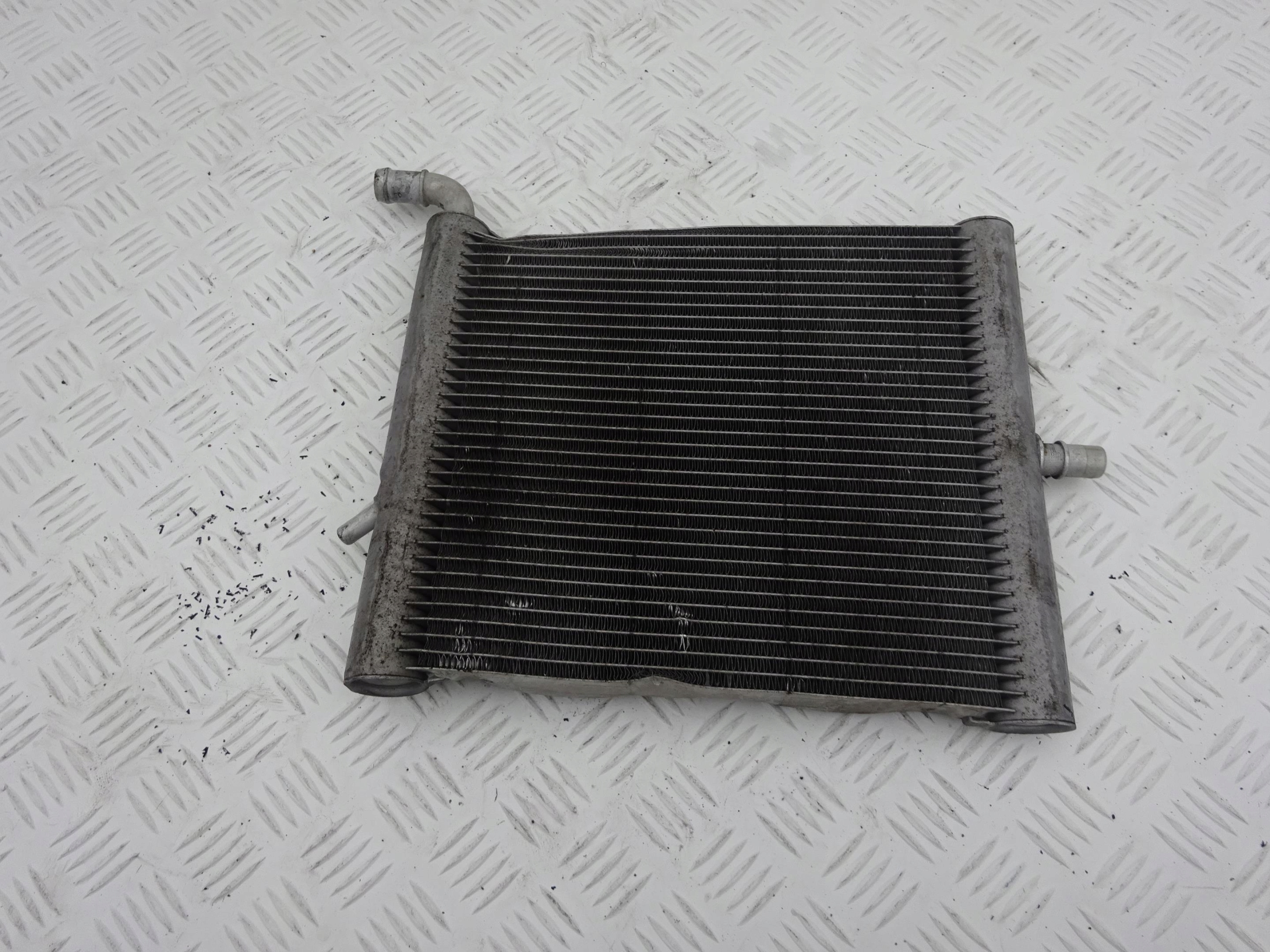 RANGE ROVER SPORT VOGUE FPLA8D048AA water cooler