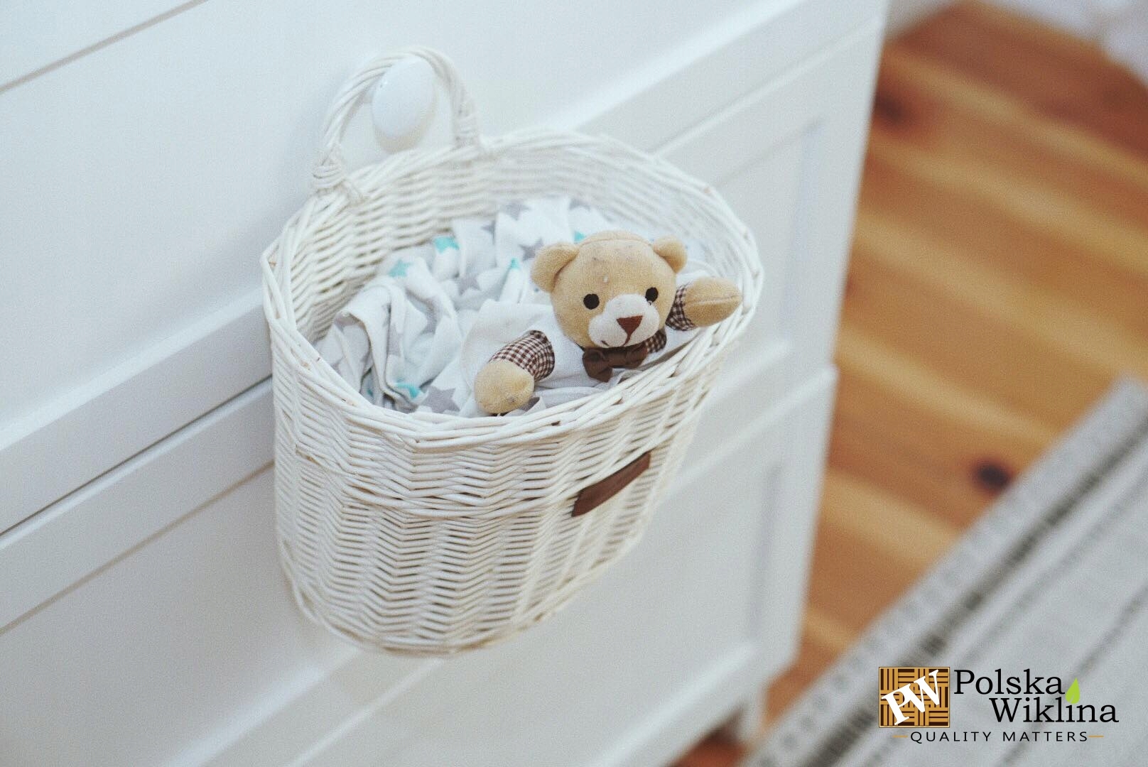ПЛЕТЕНАЯ КОРЗИНА НАСТЕННЫЙ БЕЛЫЙ для детской комнаты