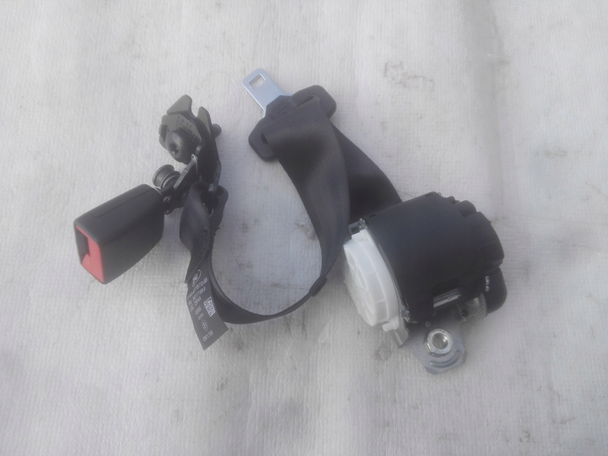 FORD FIESTA MK8 PAS BEZPIECZENSTWA TYL SRODKOWY Part number H1BB A611B72 BB