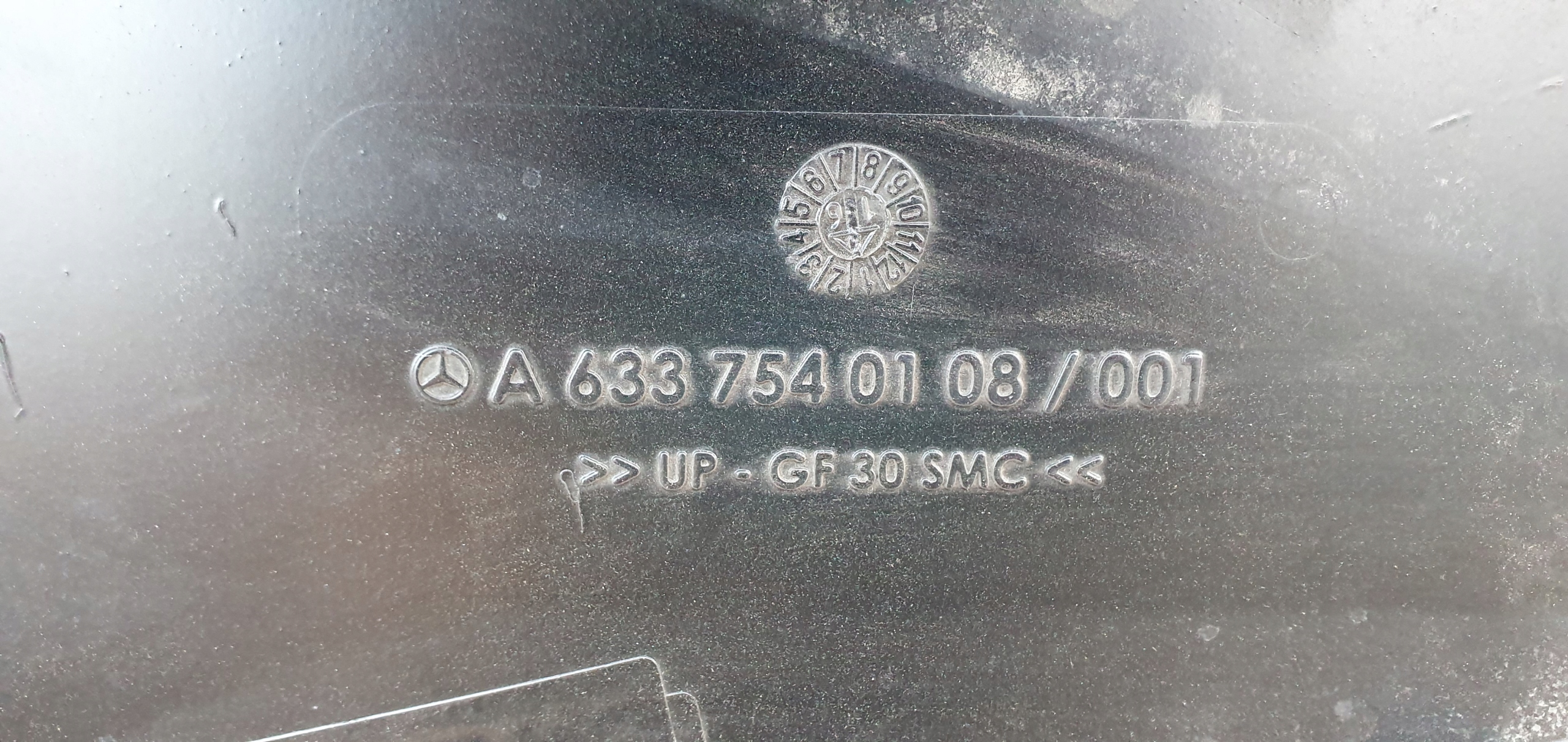 KLAPA TYŁ MASKA AUTOBUS SETRA MERCEDES A6337540108 Producent części Mercedes-Benz OE