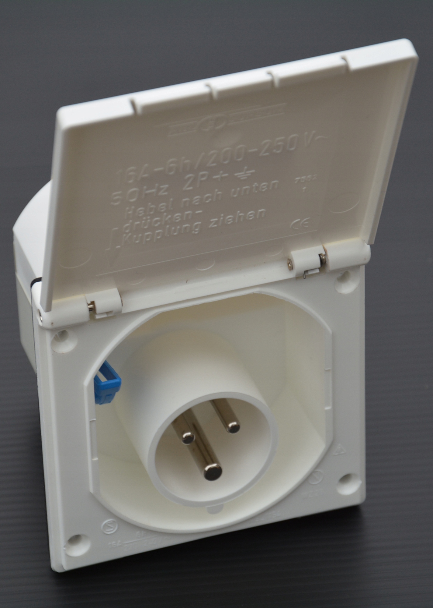 Przejściówka Do Przedłużacza Z Gniazdem CEE 1,5 m Marka Jaeger