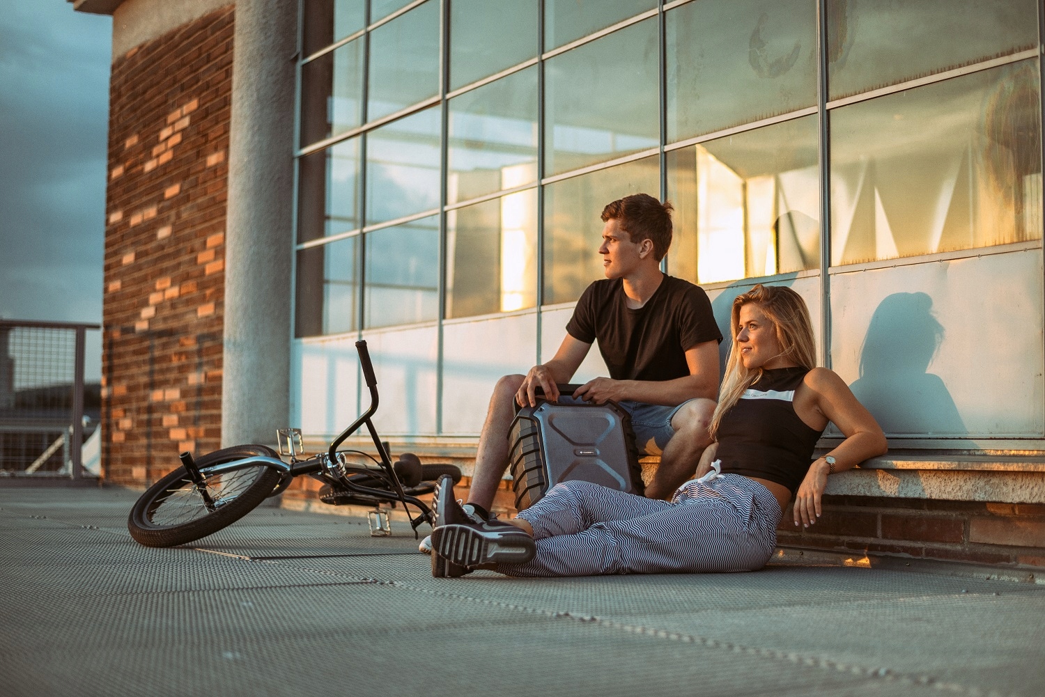 Głośnik karaoke Bluetooth PRZENOŚNY USB AUX radio MIKROFON 70W Marka GoGEN