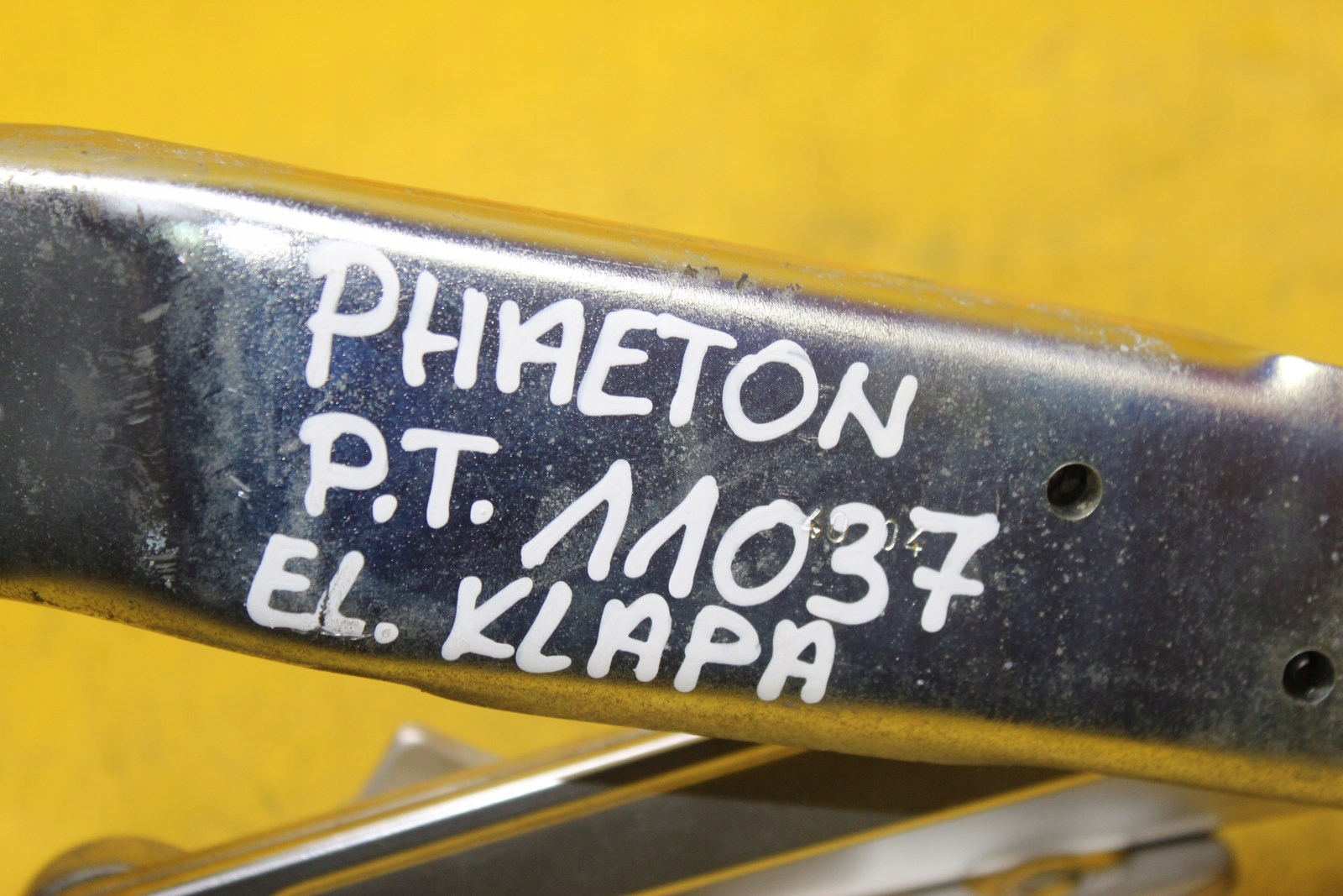 E7040738475dbf2f5a56bb5aa22f