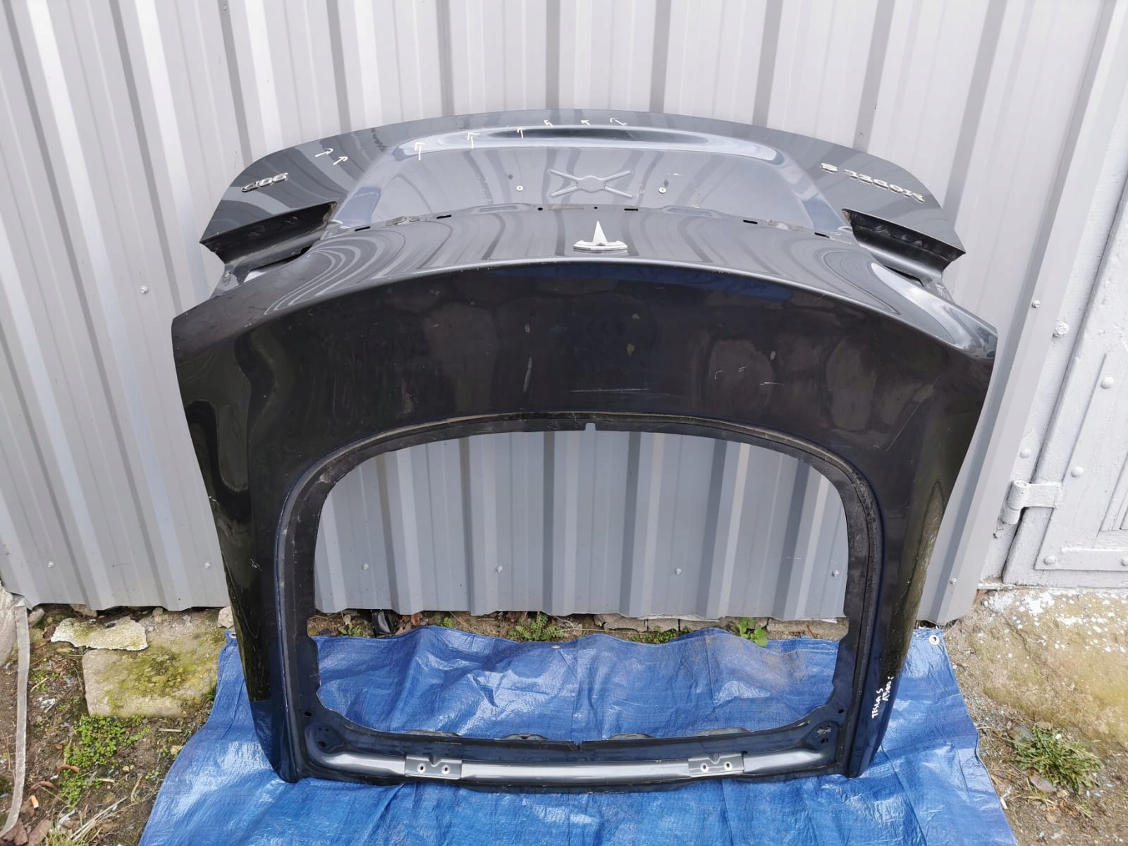 TESLA S TYLNA KLAPA BAGAŻNIKA