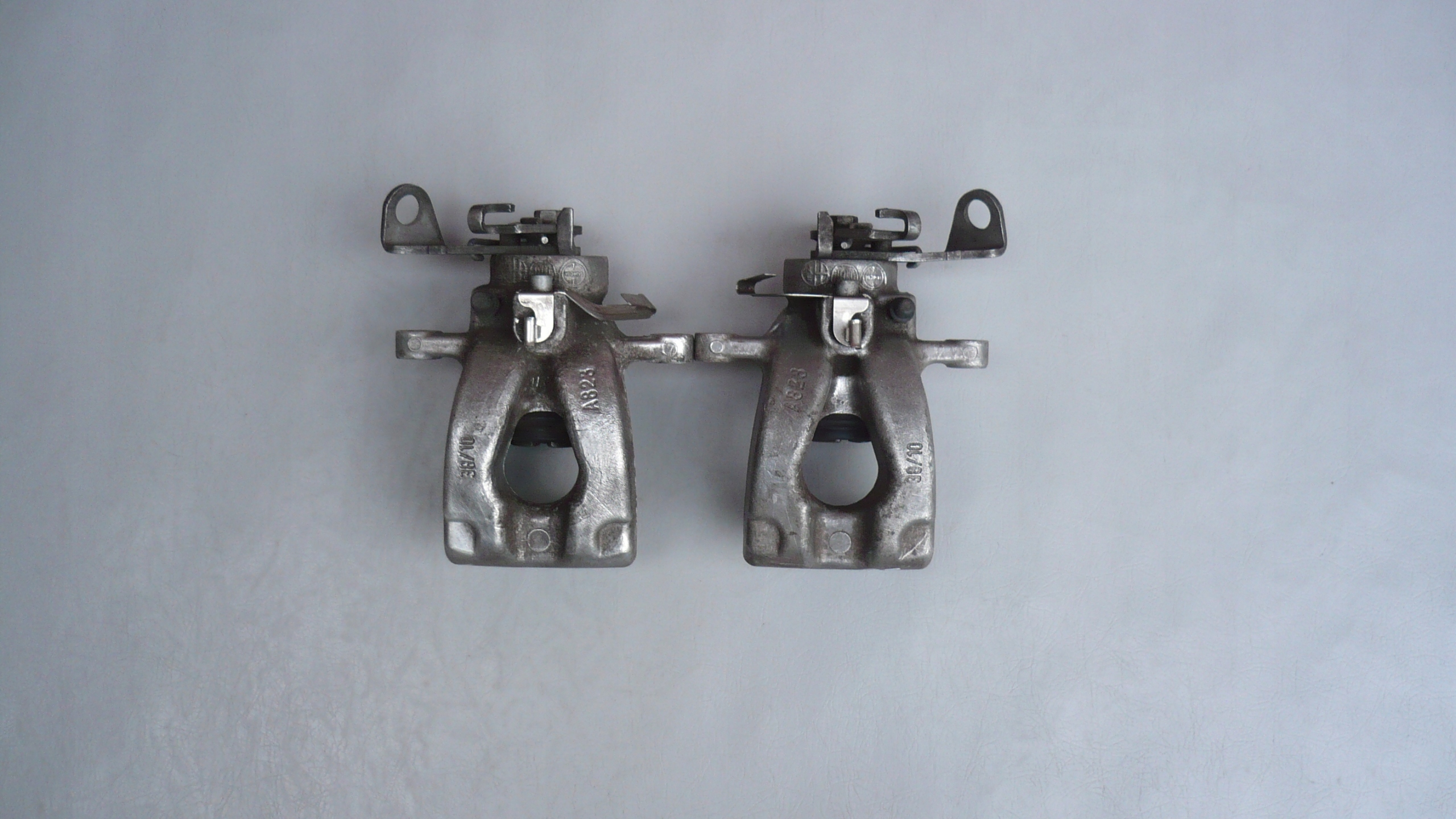 ZACISK HAMULCOWY PRAWY LEWY TYŁ ALFA GIULIETTA