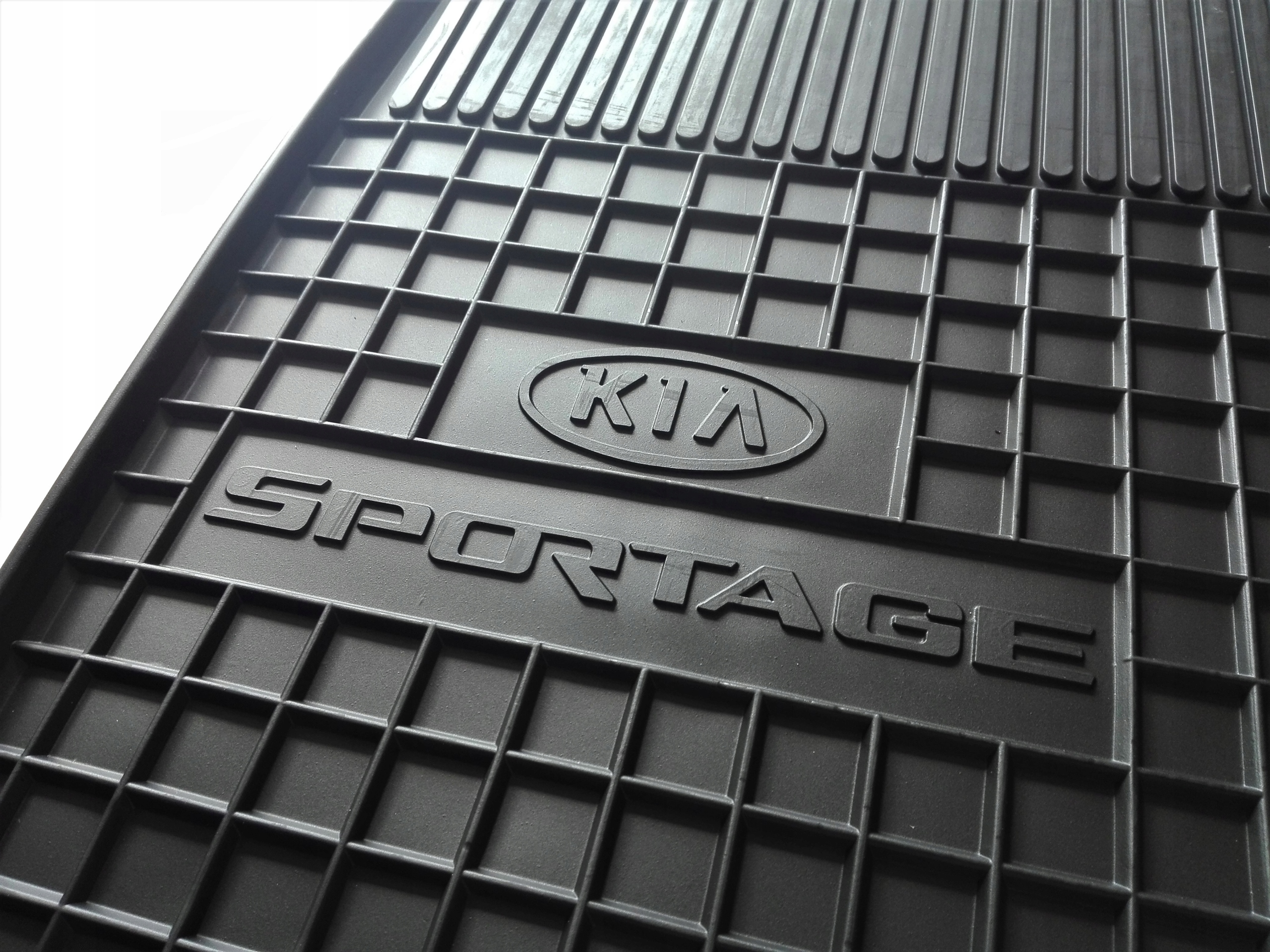 Dywaniki gumowe do KIA SPORTAGE 2 II (2004-2010) ORYGINAŁ Liczba elementów 4