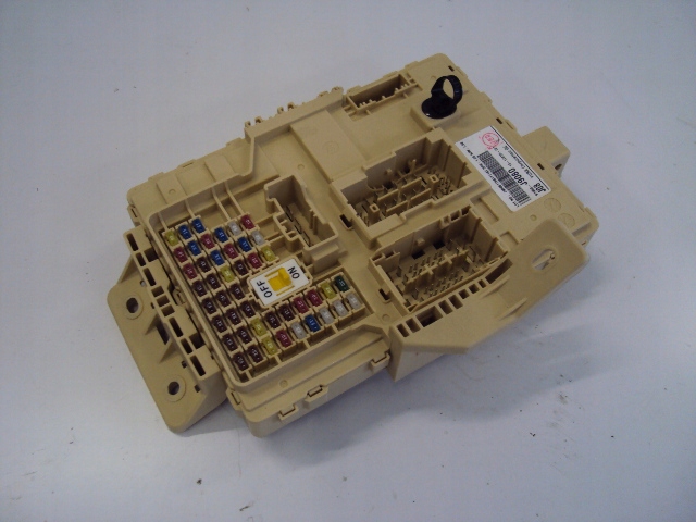 SKRZYNKA BEZPIECZNIKÓW HYUNDAI KONA 1.0TB 2018-