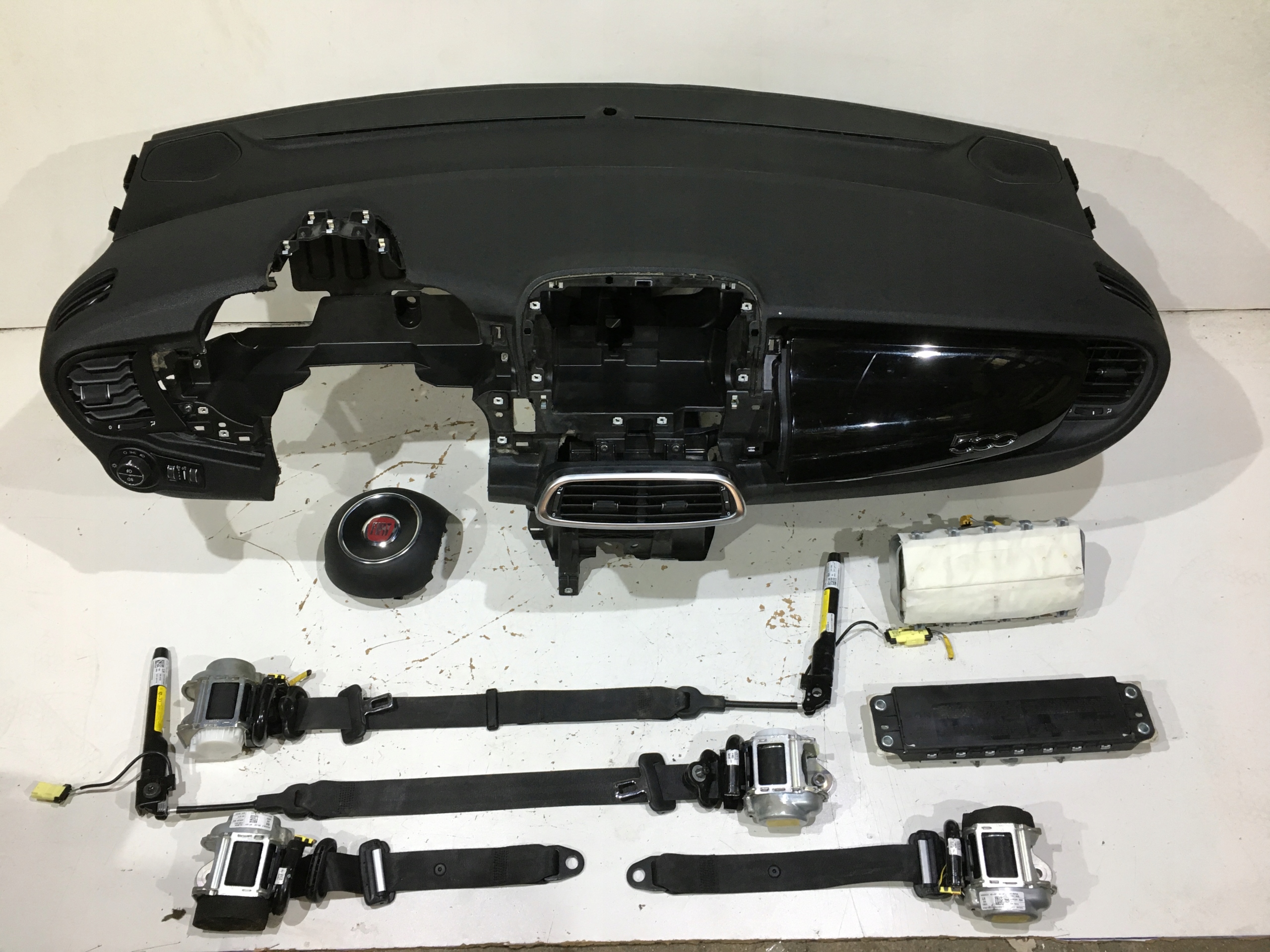 FIAT 500 X ДОШКА КОНСОЛЬ ПОДУШКА БЕЗПЕКИ РЕМЕНІ