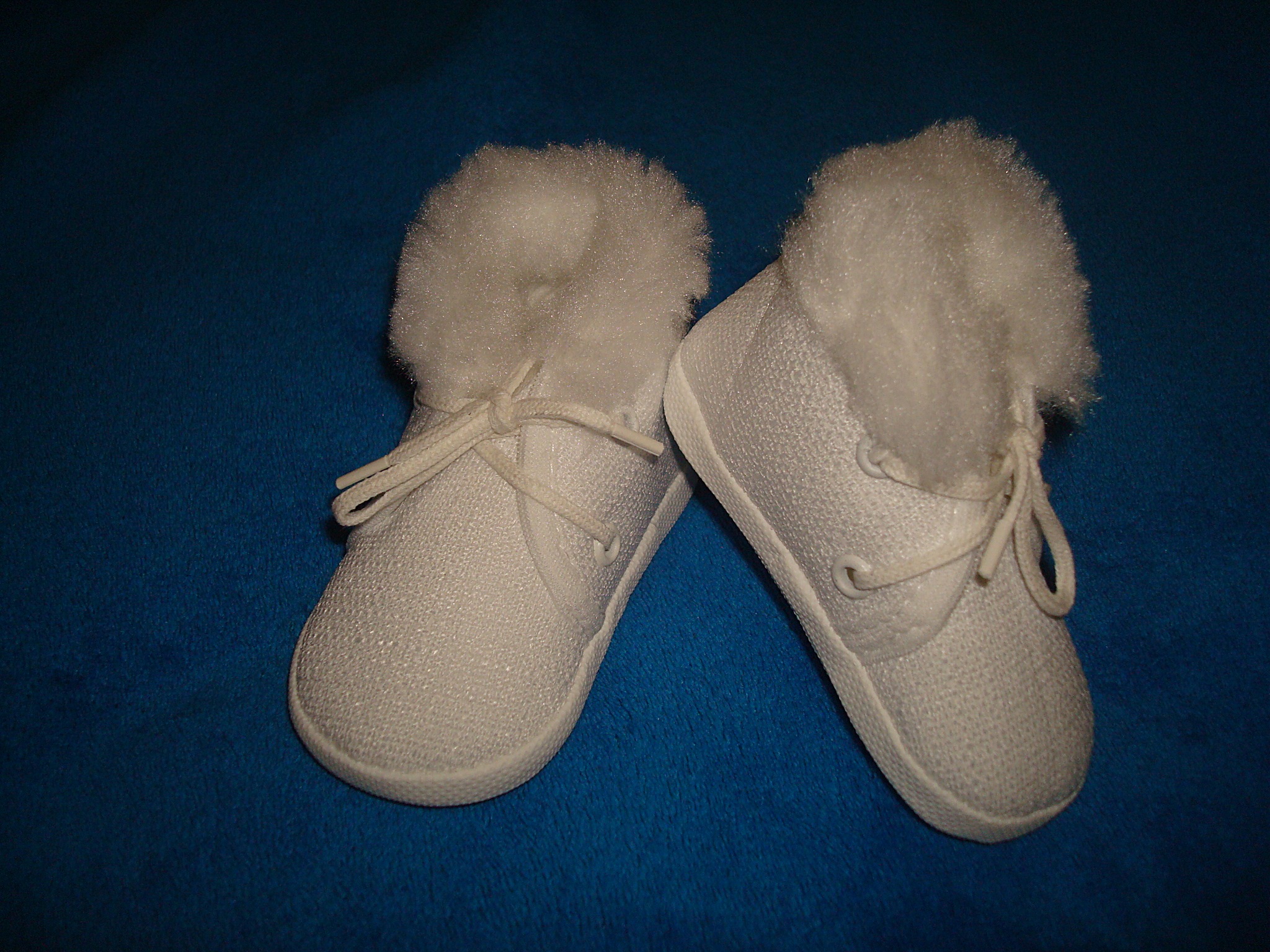 OCIEPLANE BUCIKI BUTY TRAMPKI chrzest chrztu r.11 Marka Inna marka