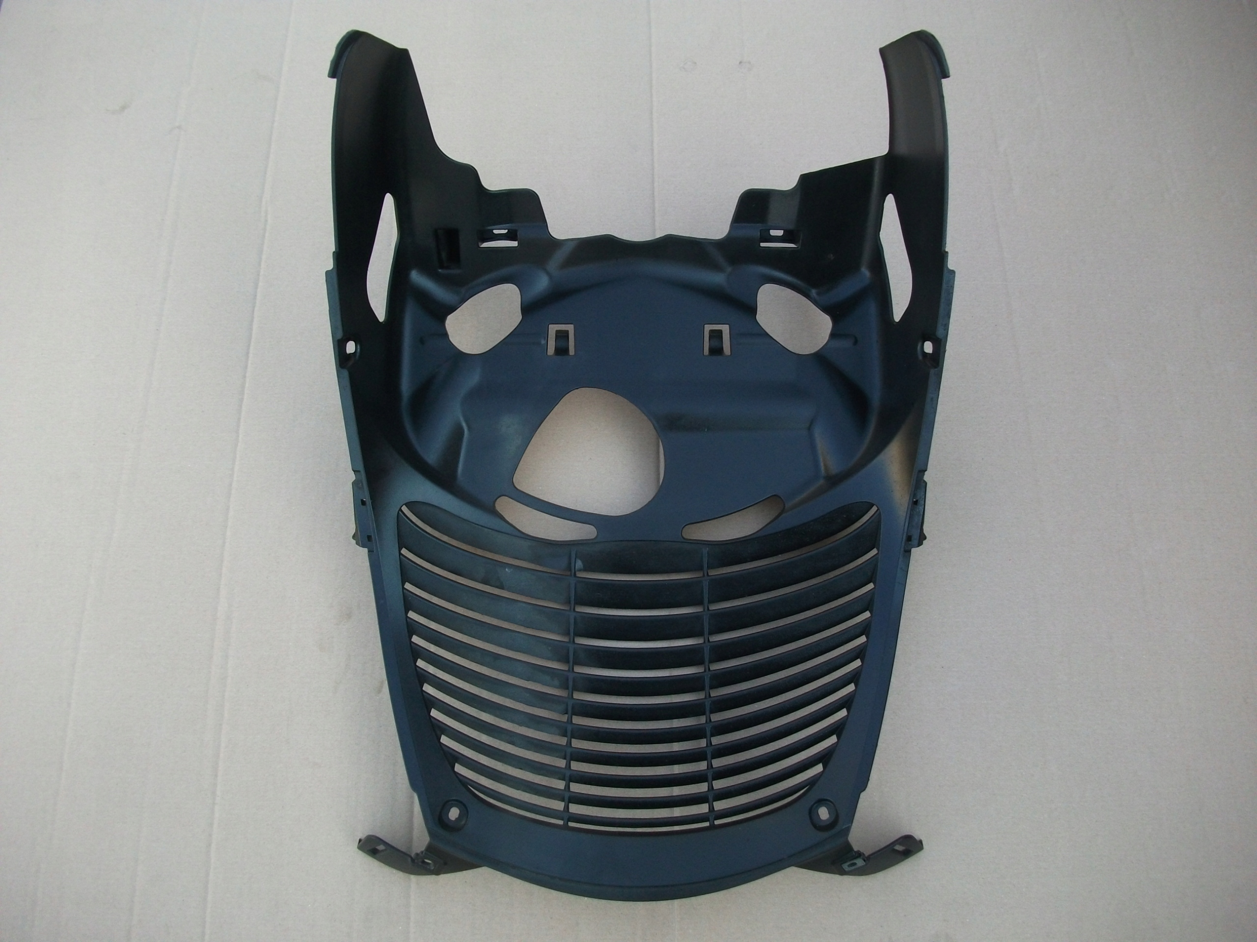YAMAHA XMAX 125 NADKOLE PRZOD OSLONA CHLODNICY