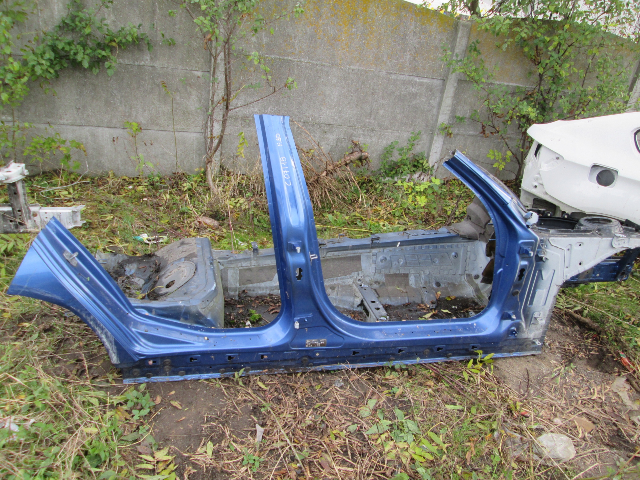 BMW 3 F30 КУЗОВЩИНА ПОРІГ ЧВЕРТЬ БІК ПРАВИЙ