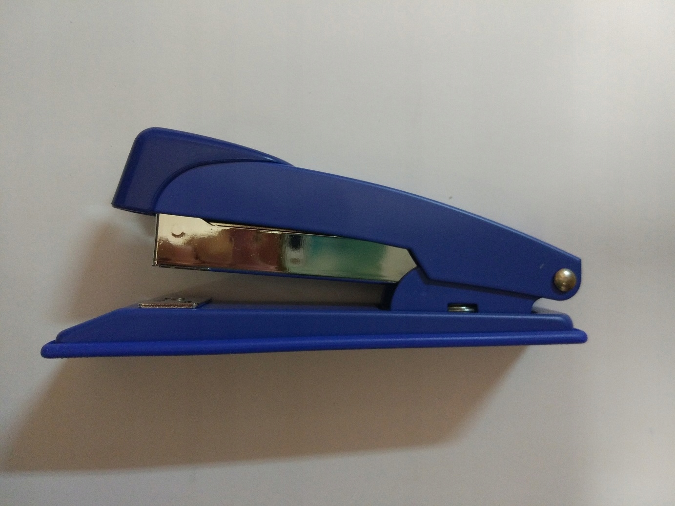 Степлер DELI 0301 30 листов Магазин Вышкув