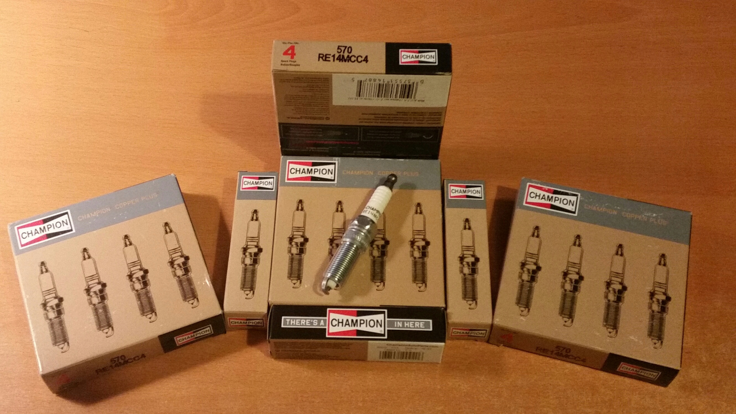 ŚWIECE ZAPŁONOWE JEEP GRAND CHEROKEE 5.7 HEMI WK ORYGINALNE JEEP COMMANDER Numer katalogowy części RE14MCC4