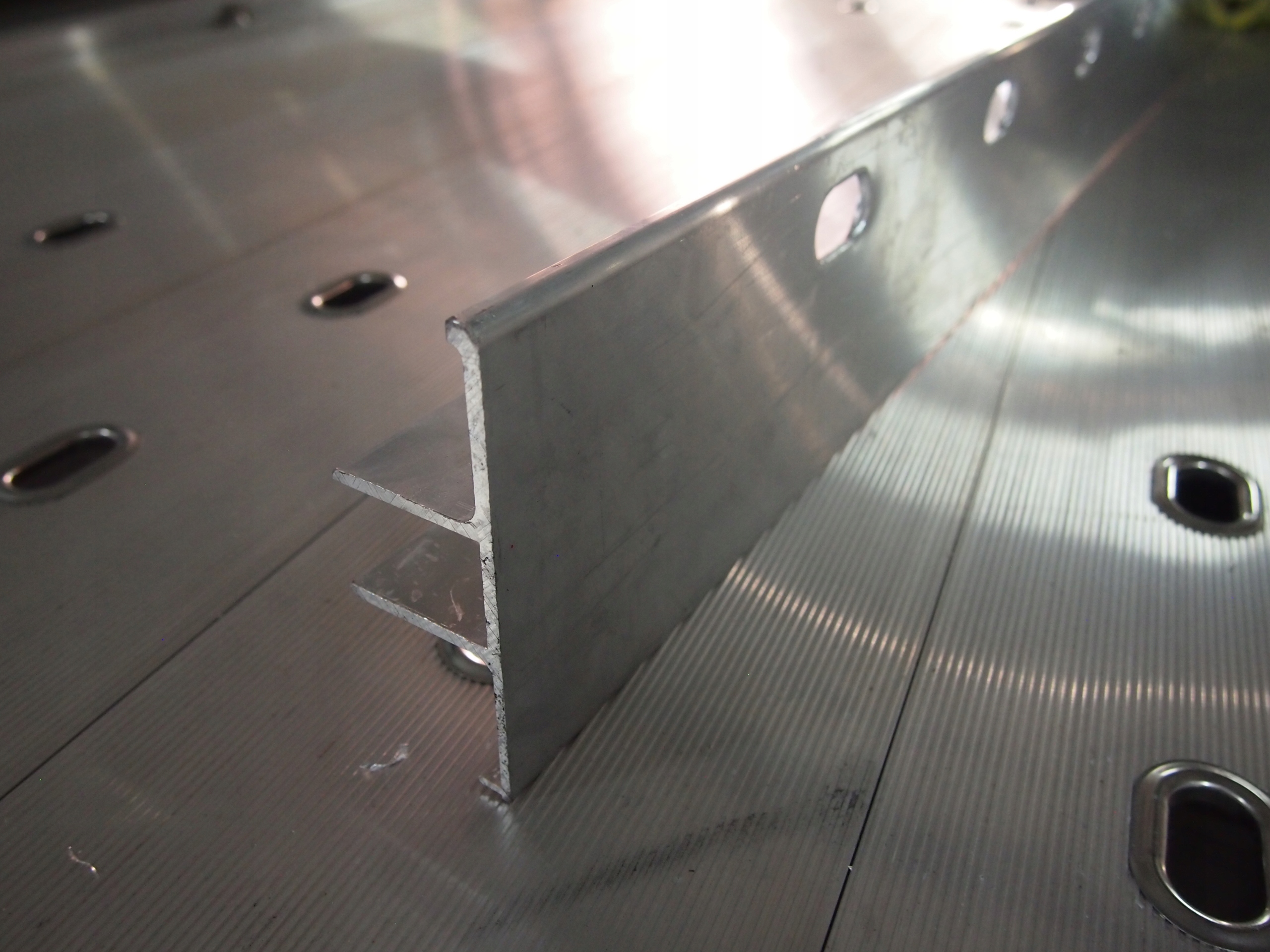 АЛЮМИНИЕВЫЙ ПРОФИЛЬ POLMAR130 AUTOLAWETA