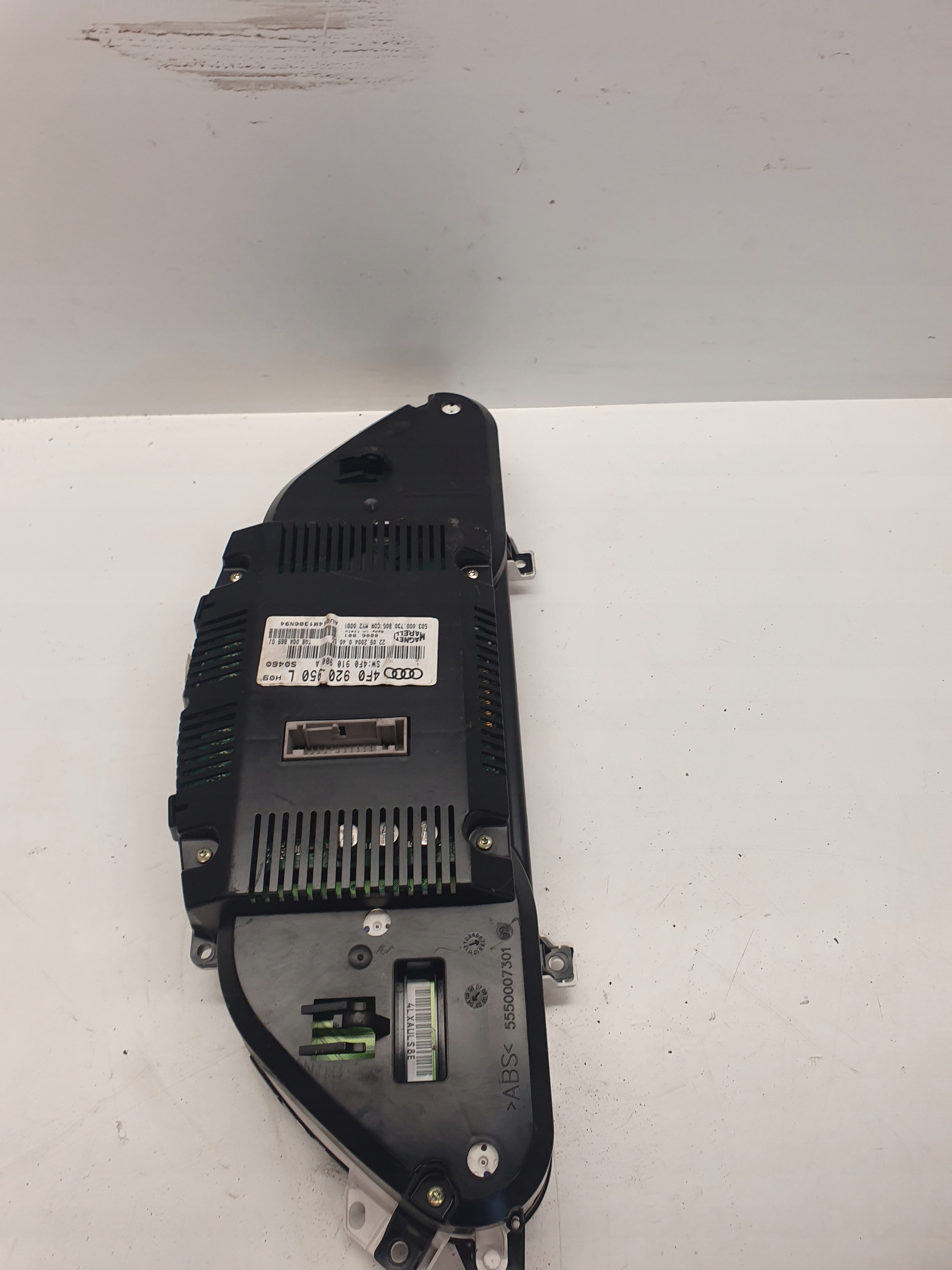спидометр часы Audi OE 4F0920950L