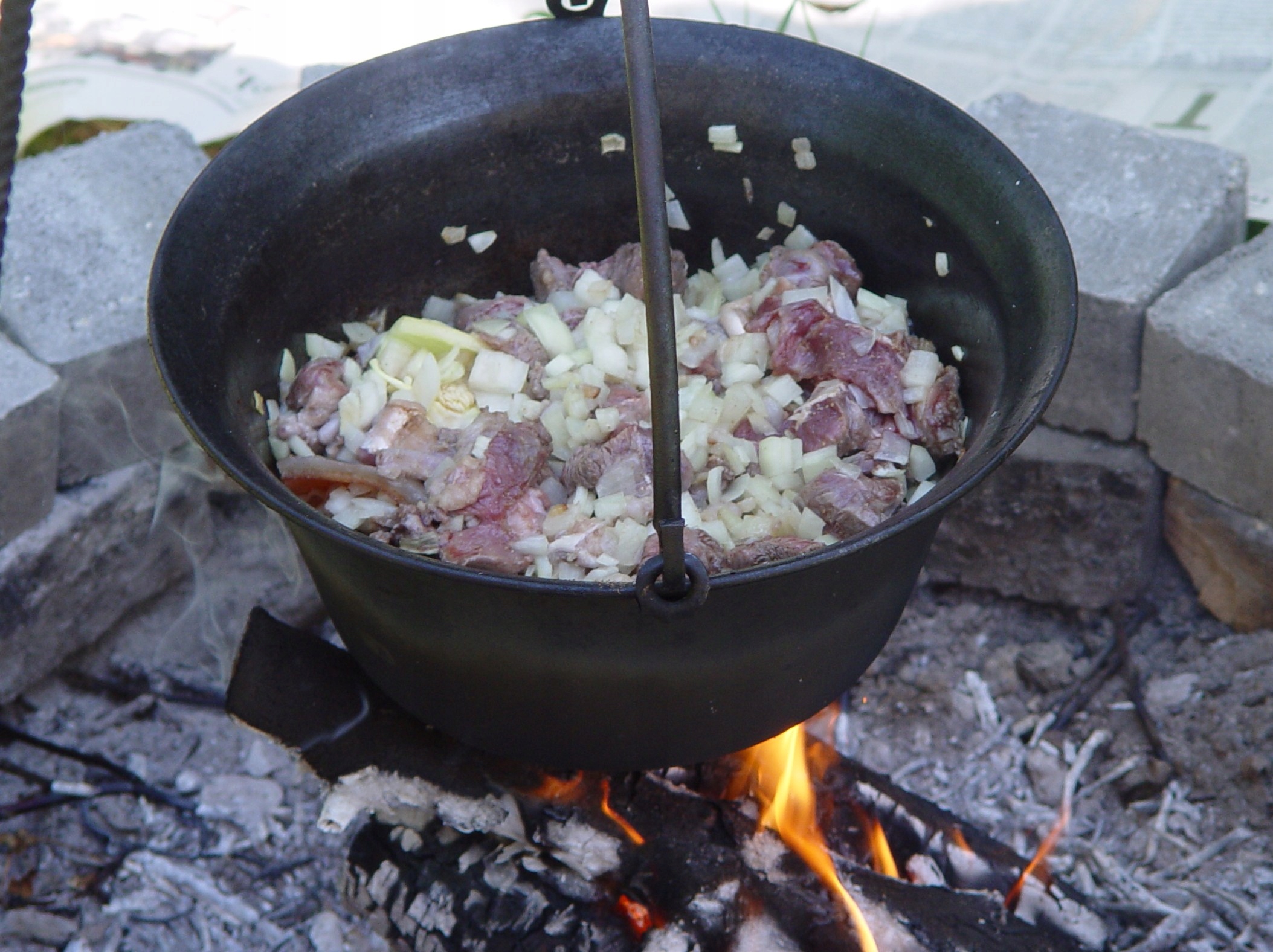 KOCIOŁEK WĘGIERSKI ŻELIWNY 7,2L EMALIOWANY Producent inna