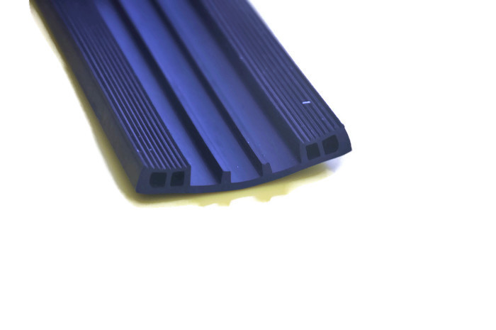 

Uszczelka Dolna Poliwęglan s228 60mm Epdm