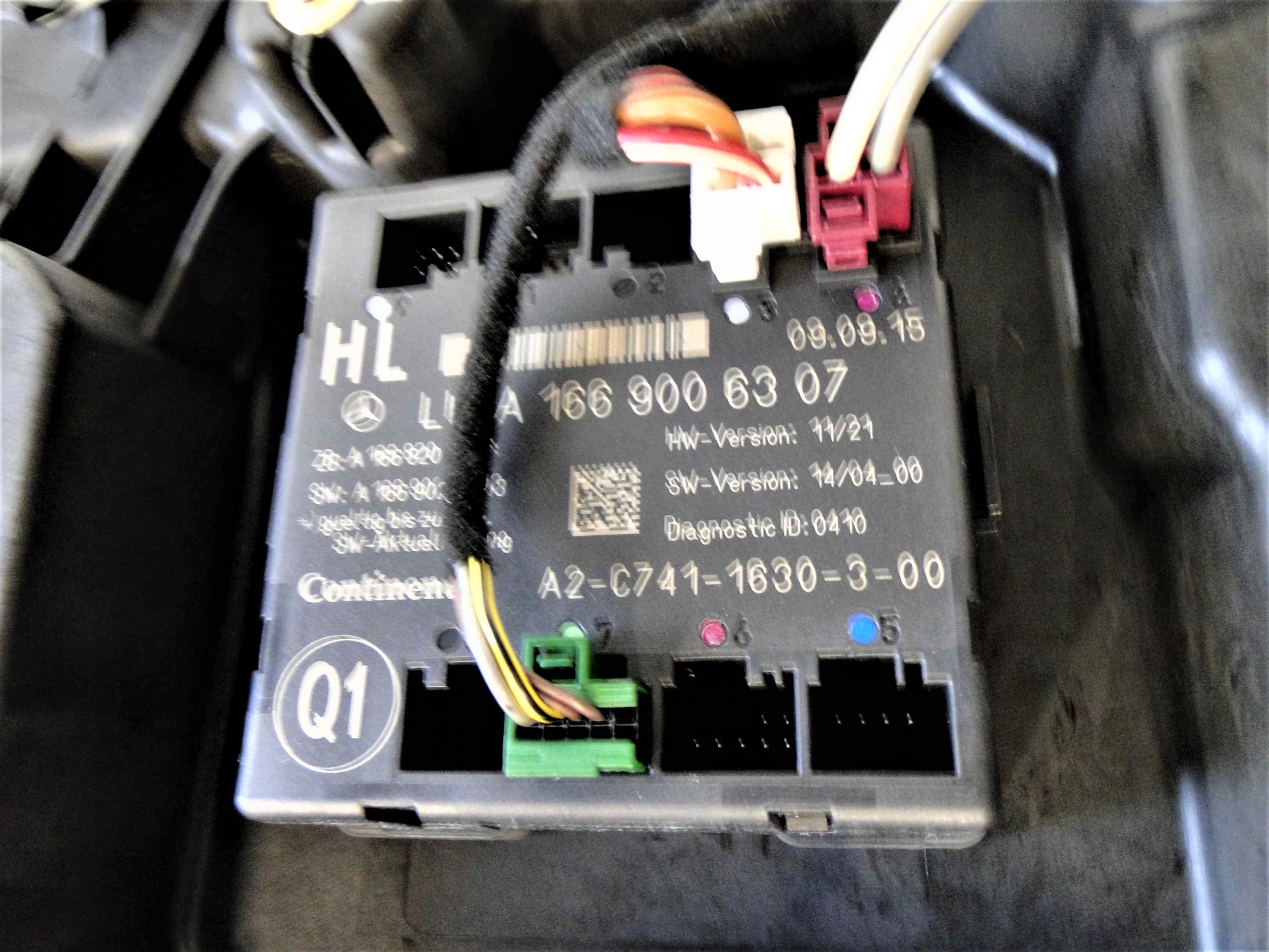 MERCEDES GLE W166 166 MODUŁ W DRZWI LEWE TYLNE Strona zabudowy tył - lewa