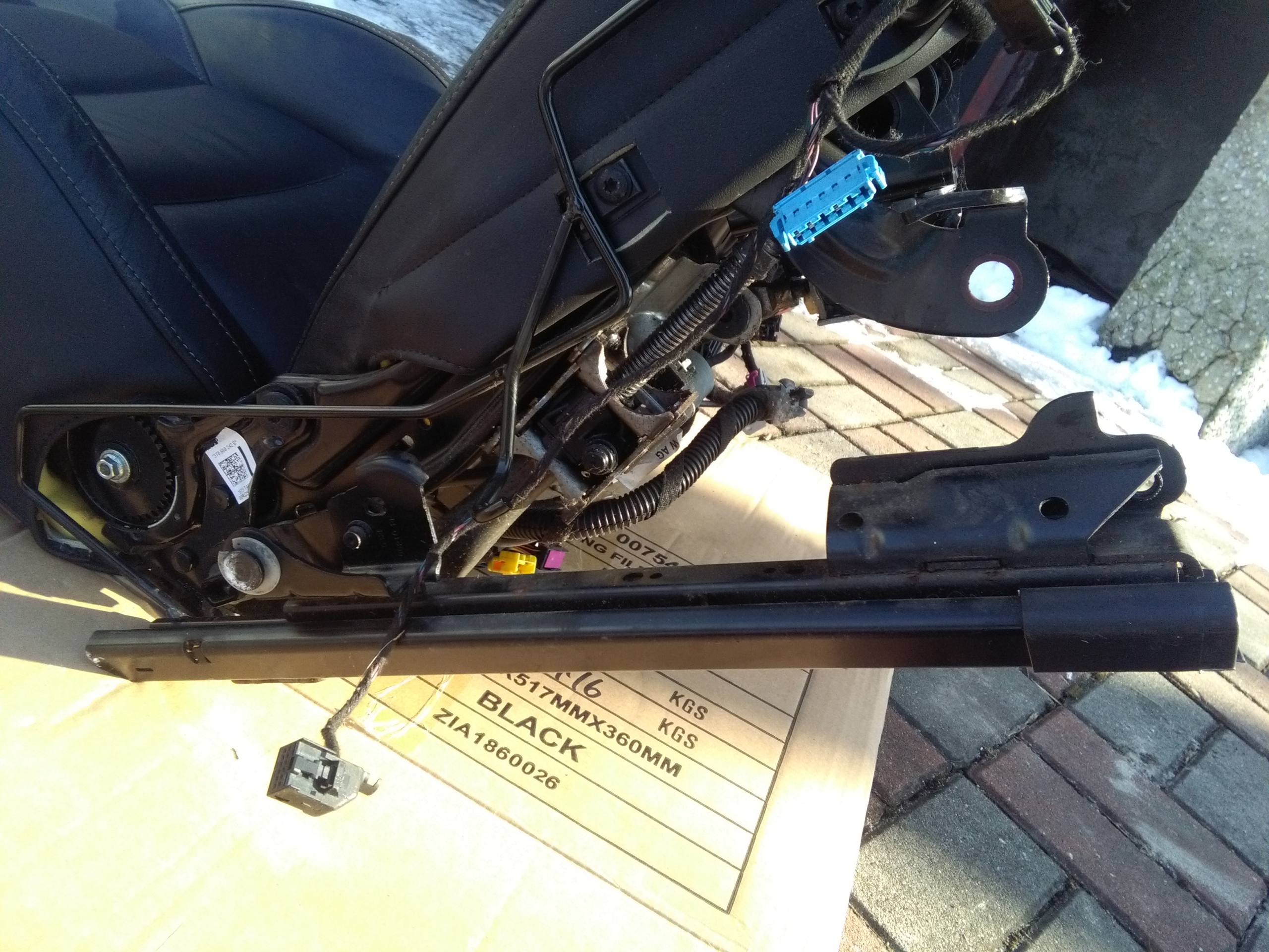 SKODA oe 3T0881031AL