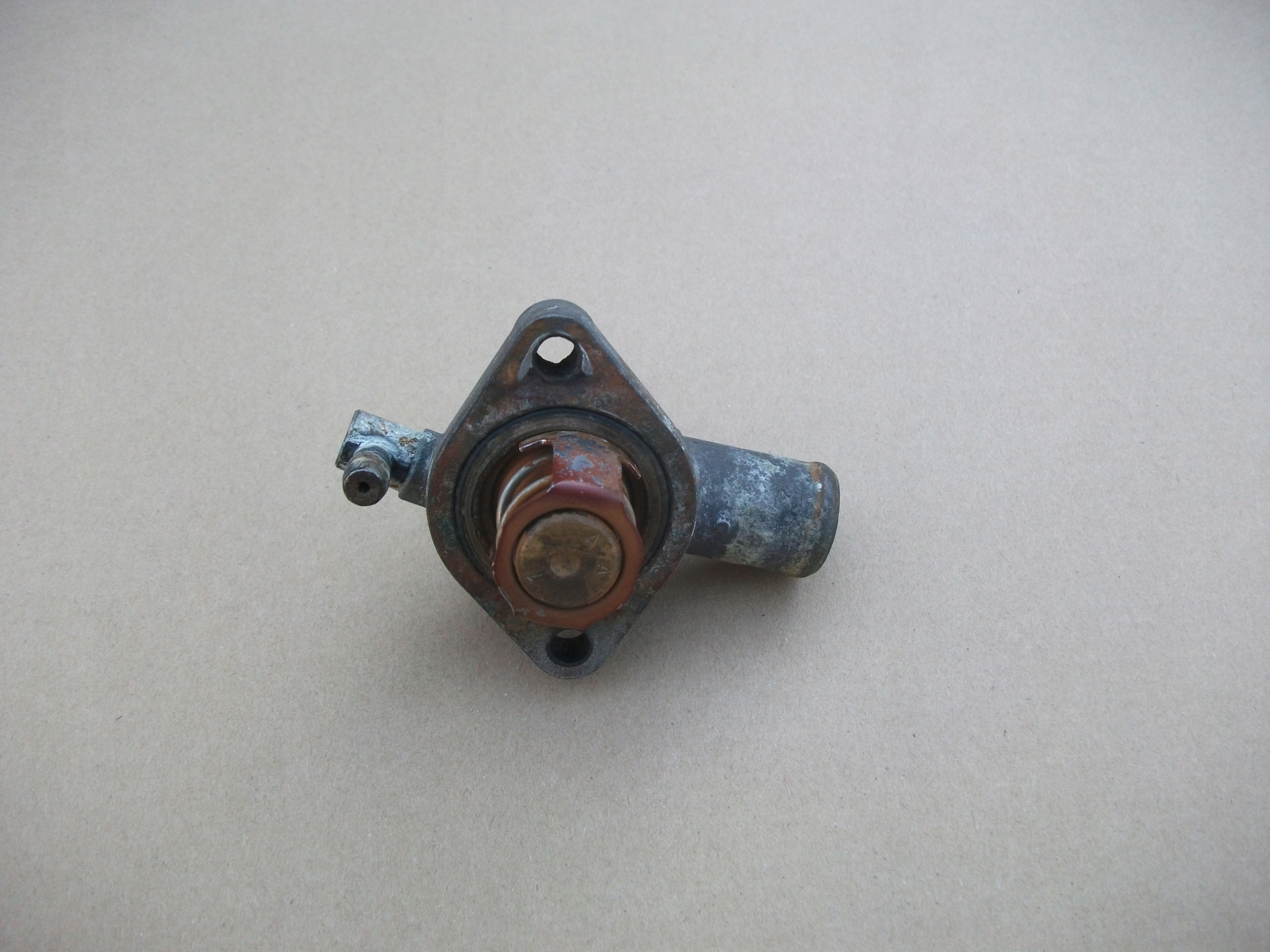 YAMAHA MAJESTY 125 TERMOSTAT OBUDOWA