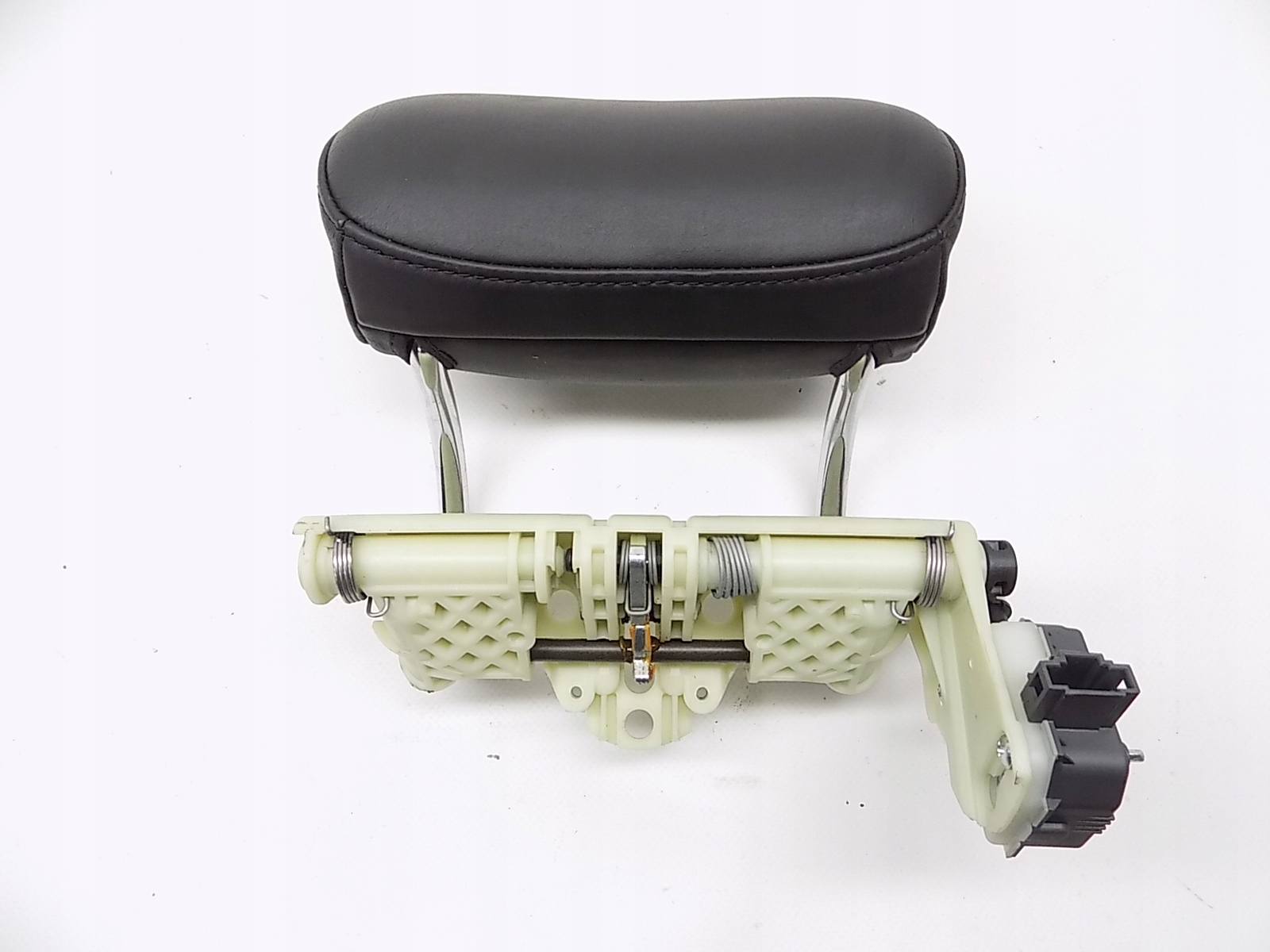 ПІДГОЛОВНИК - Mercedes КЛС W219 04-10