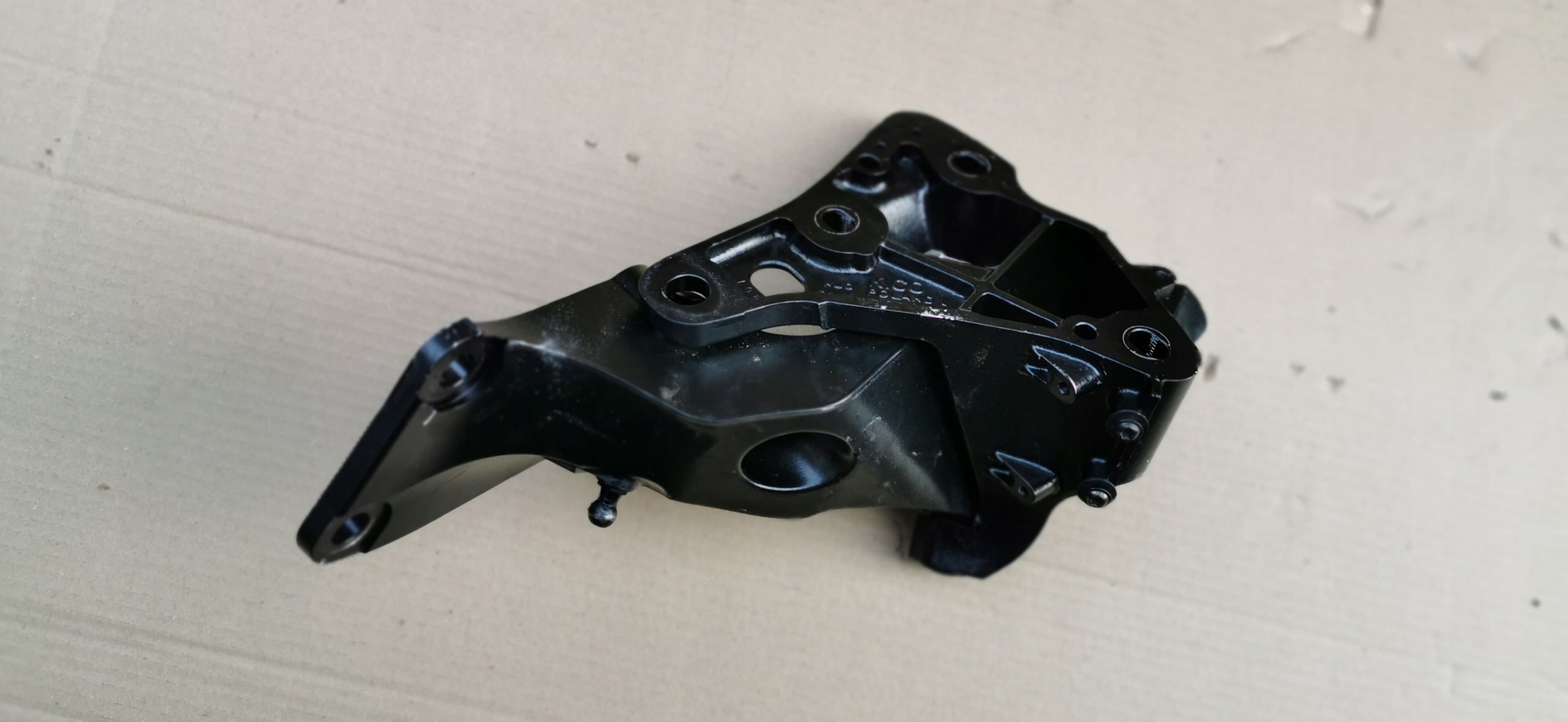 HALTER SCHARNIER TÜR LINKS MCLAREN 570S