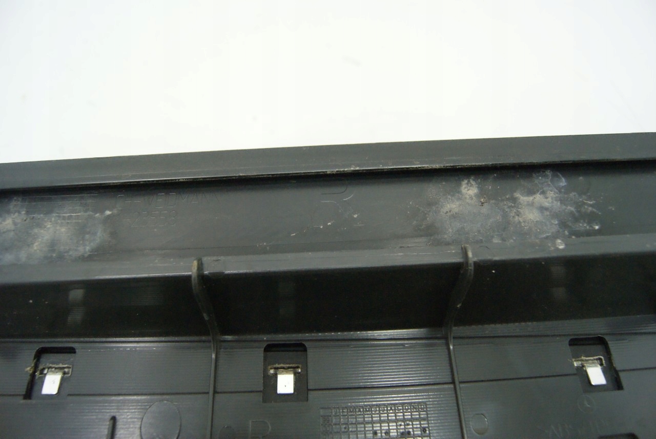 молдинг правый MERCEDES SL R230 02-