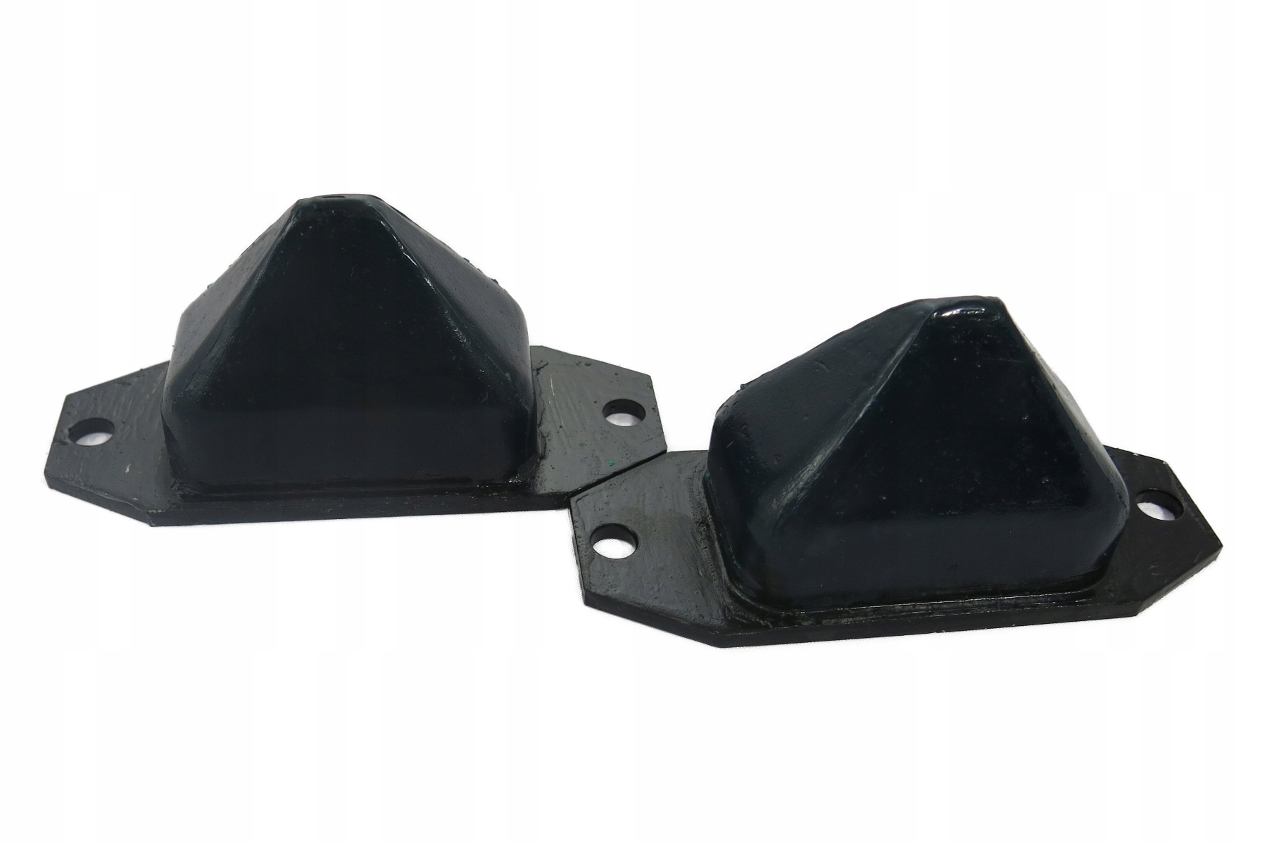 14523434 - Задний бампер MITSUBISHI Pajero II