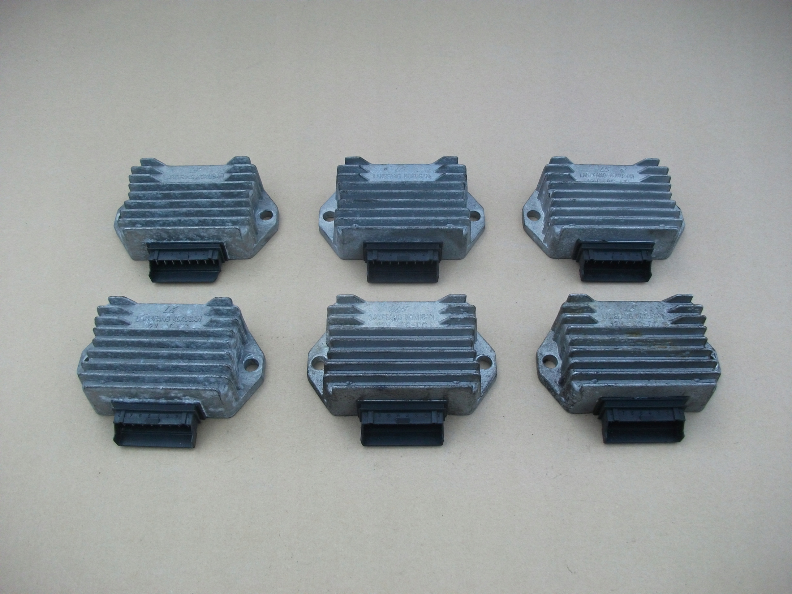 PIAGGIO VESPA LX 50 REGULATOR NAPIĘCIA