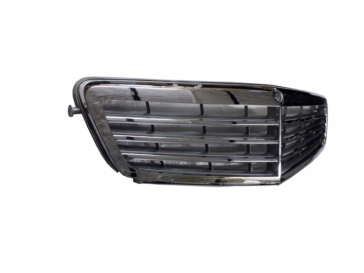 решетка радиатора MERCEDES C класс W204 07-11 хром
