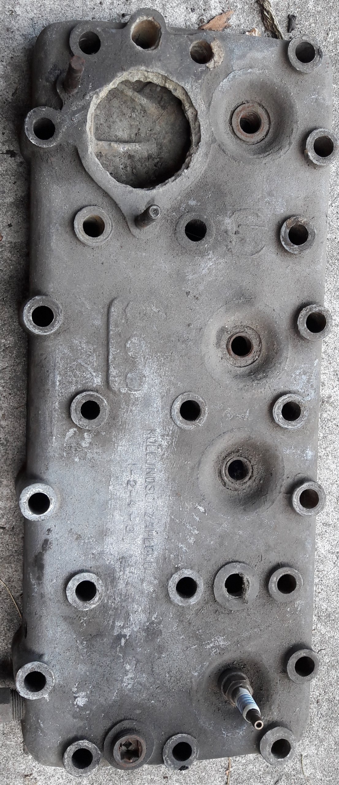 ГАЗ 69 ВАРШАВА ГОЛОВКА ДВИГАТЕЛЯ С НИЖНИМ КЛАПАНОМ