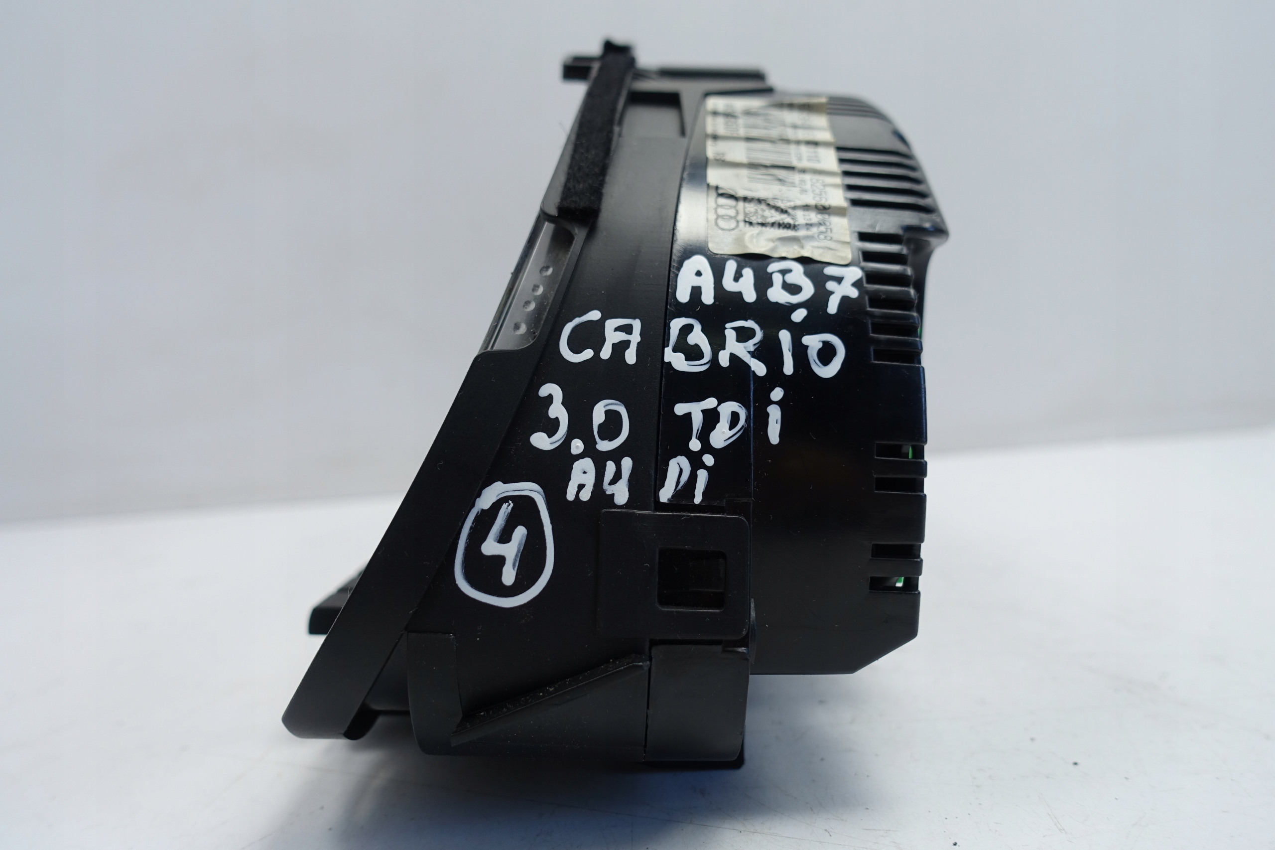 спидометр Audi OE 8H0920950R