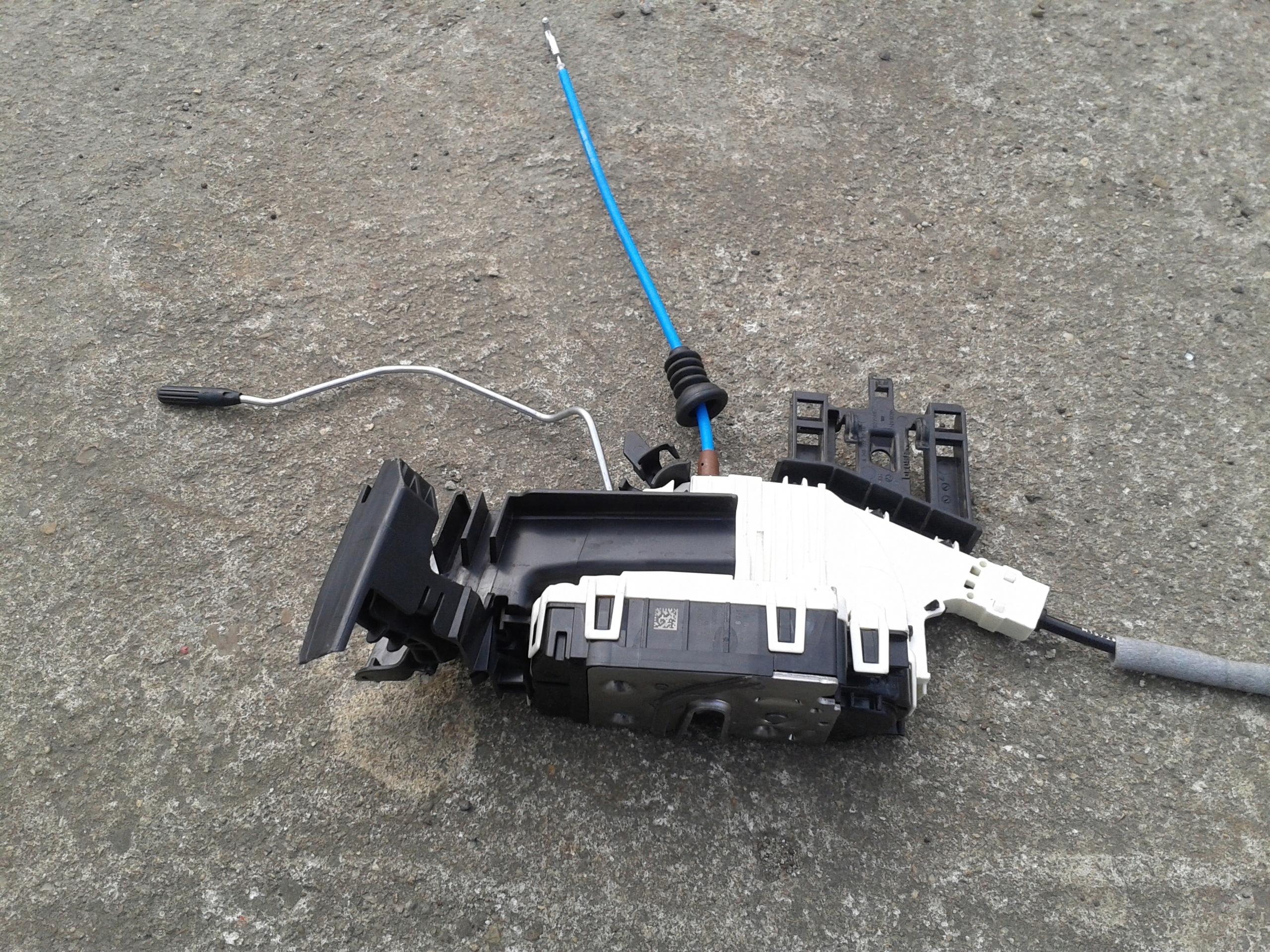 Замок передній лівий A-Class W176 LIFT A2040085899