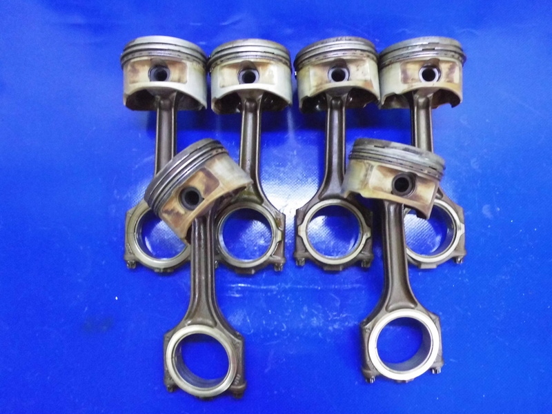 Поршень шатун 84L30 4.2 V8 VW TOUAREG 7L