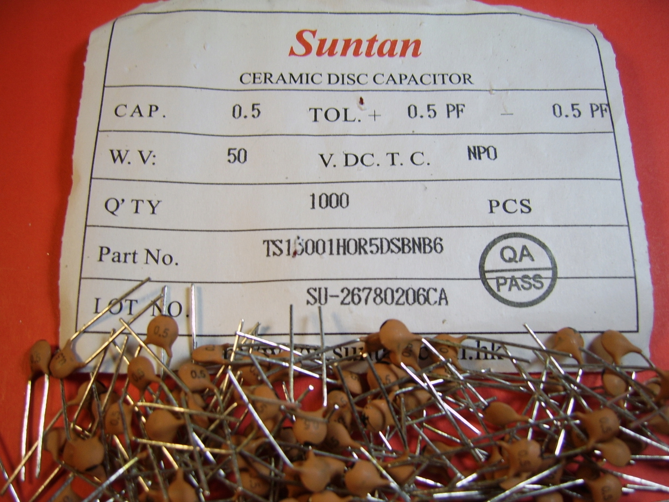 100x 0.5pF 50V +/-0.5pF NP0 kond. ceramiczny Tht