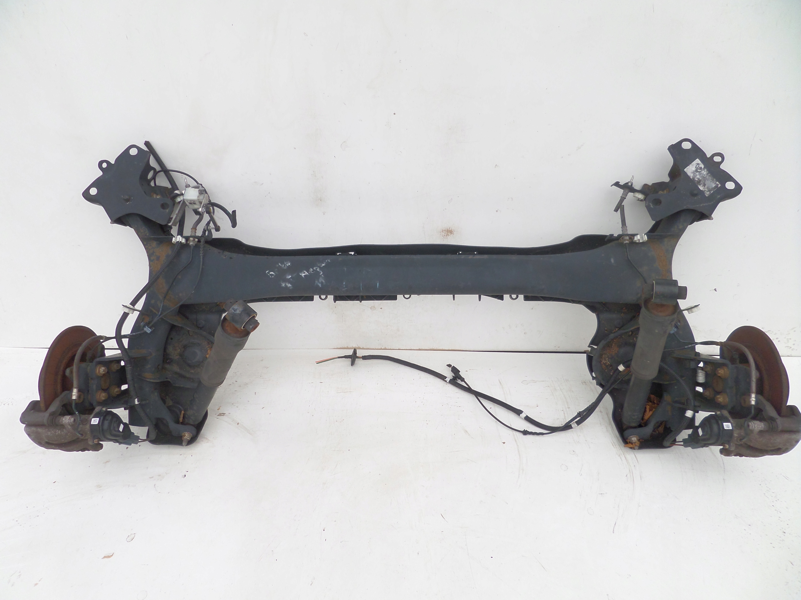 Belka tylna oś tył RENAULT MEGANE III 08- KOMBI